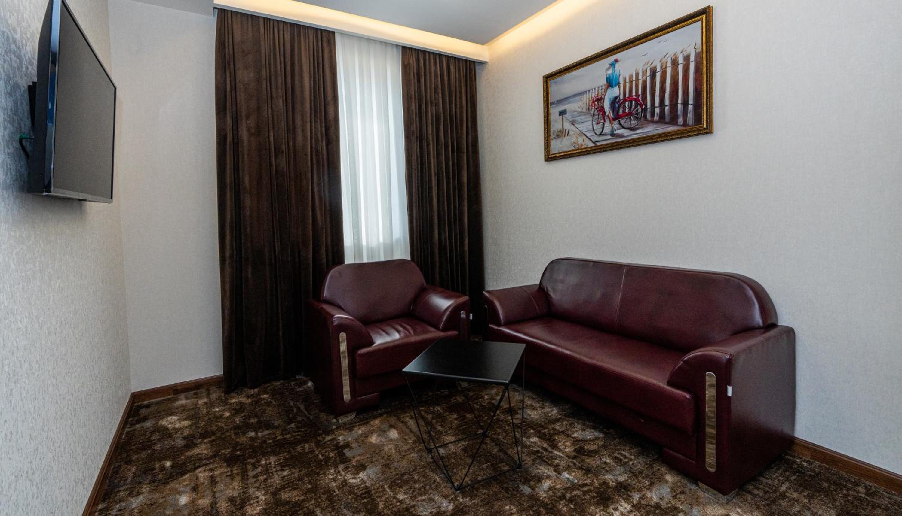 Suite - Photo 10