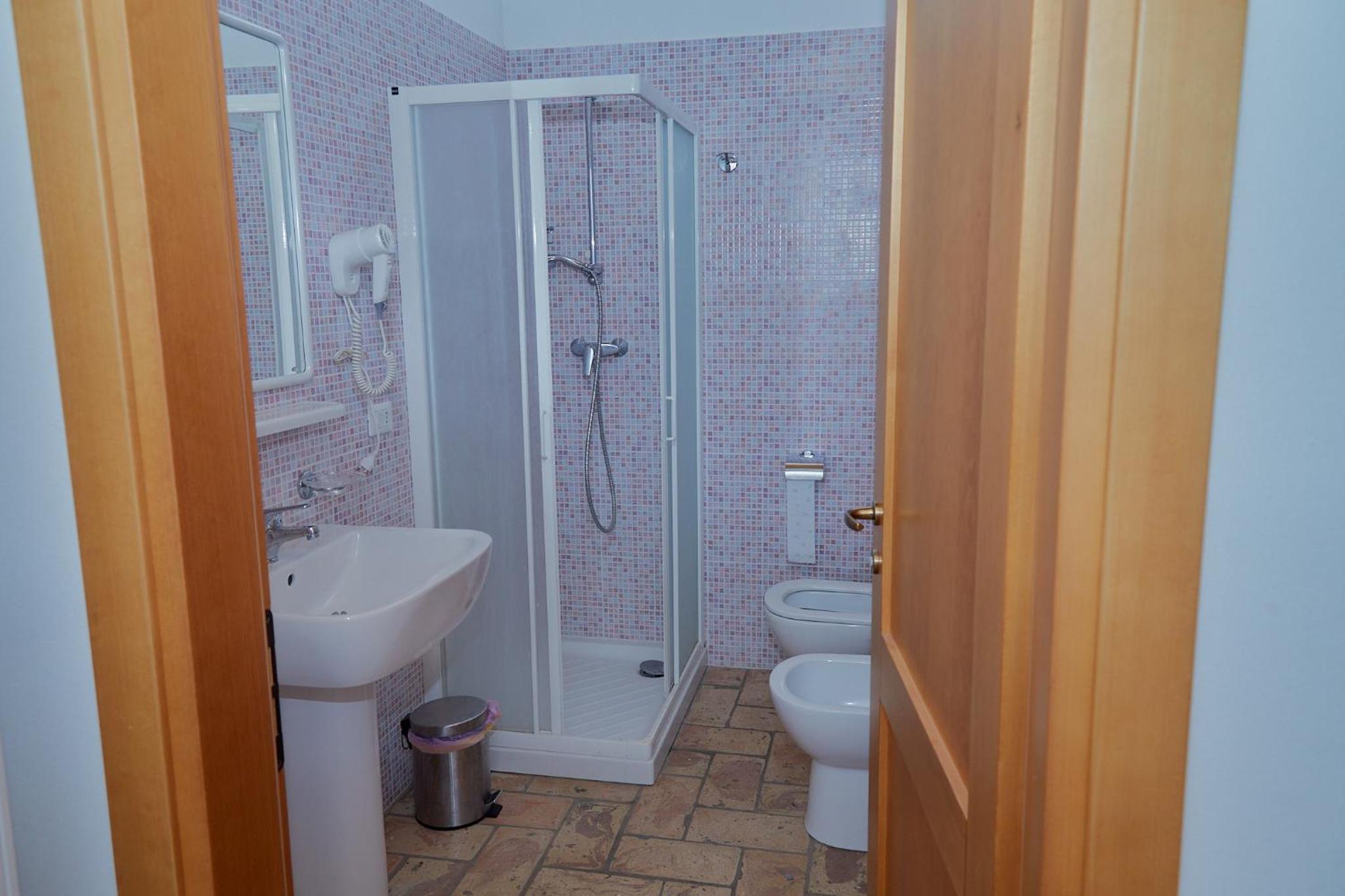 Double Room With Private Bathroom photo 3