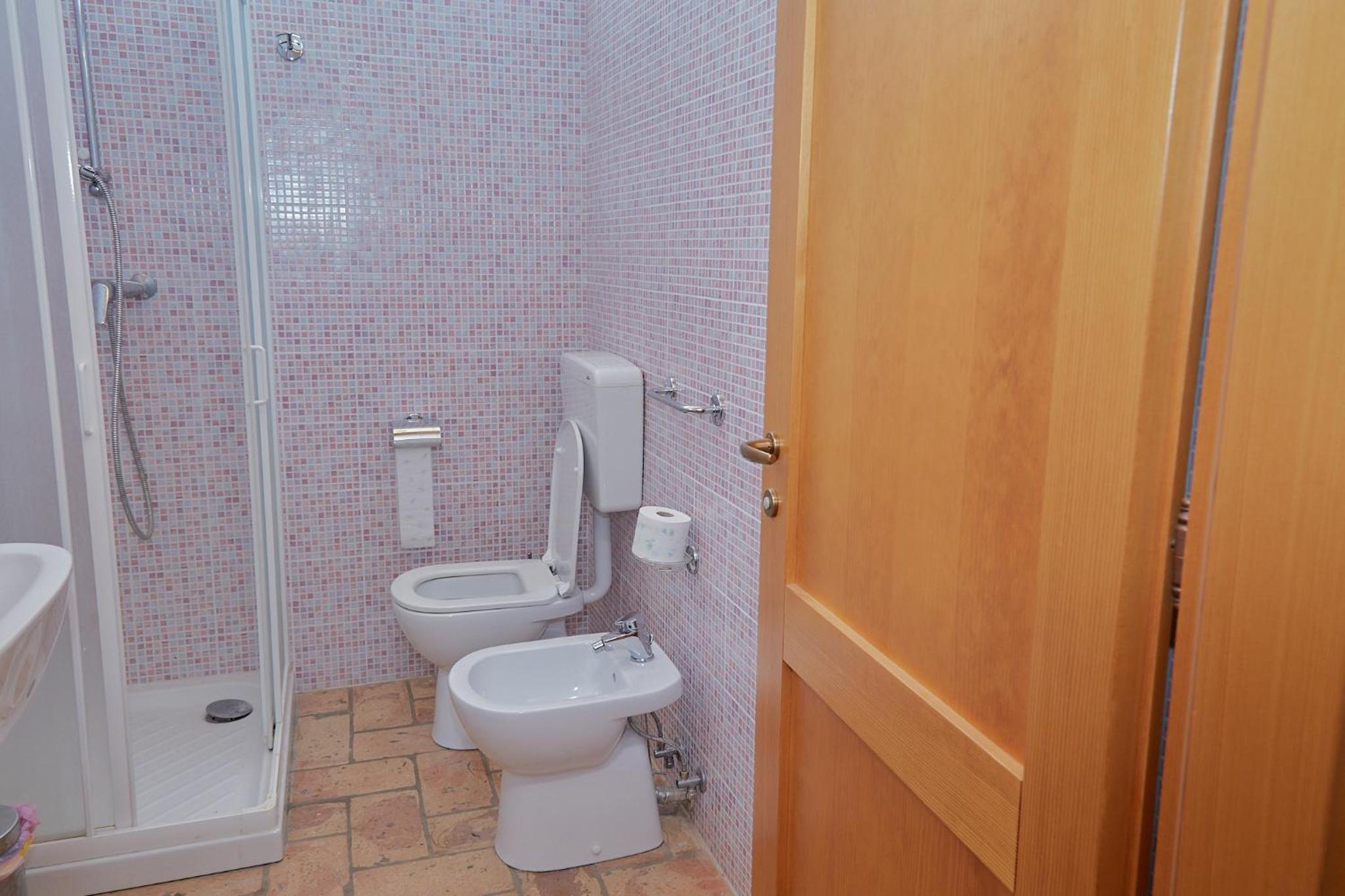 Double Room With Private Bathroom photo 2