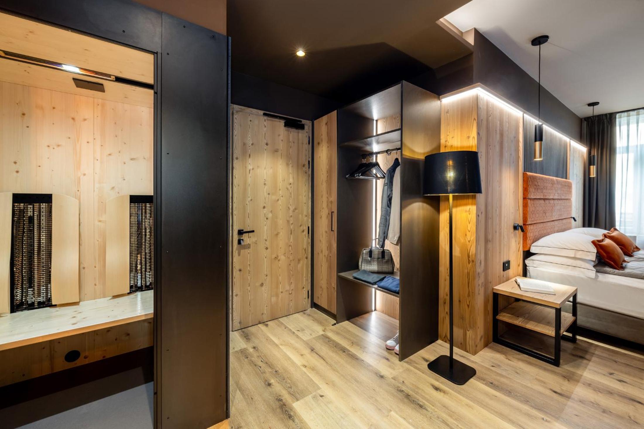 Junior Suite with Sauna - Photo 8