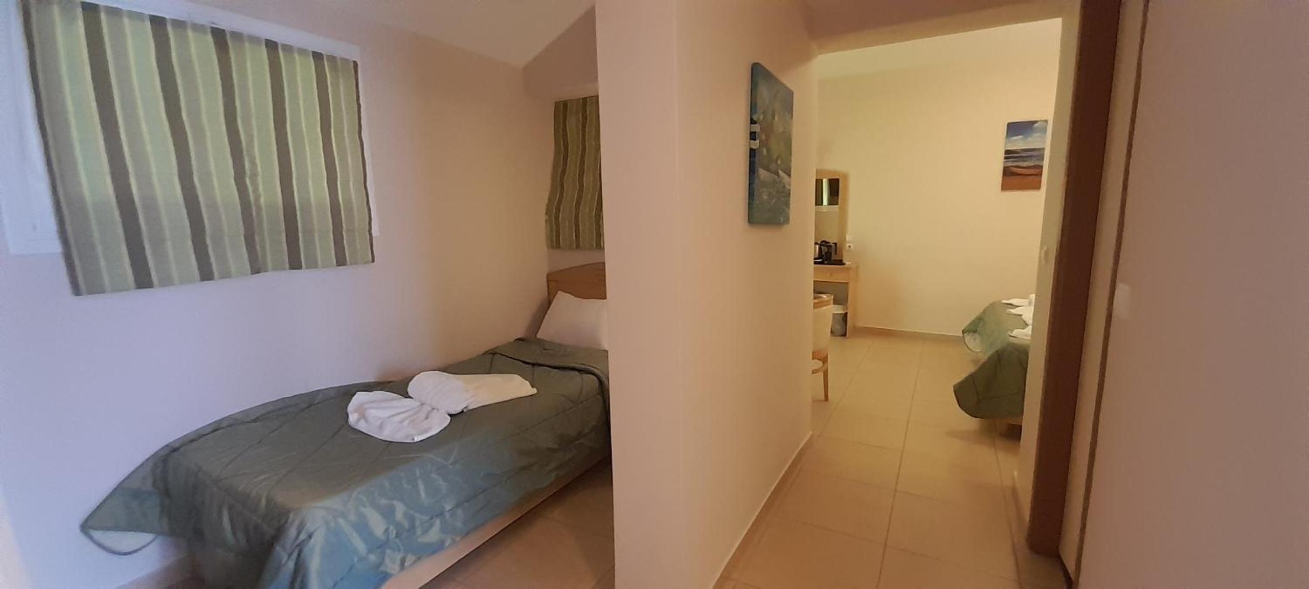 Superior Triple Room photo 2