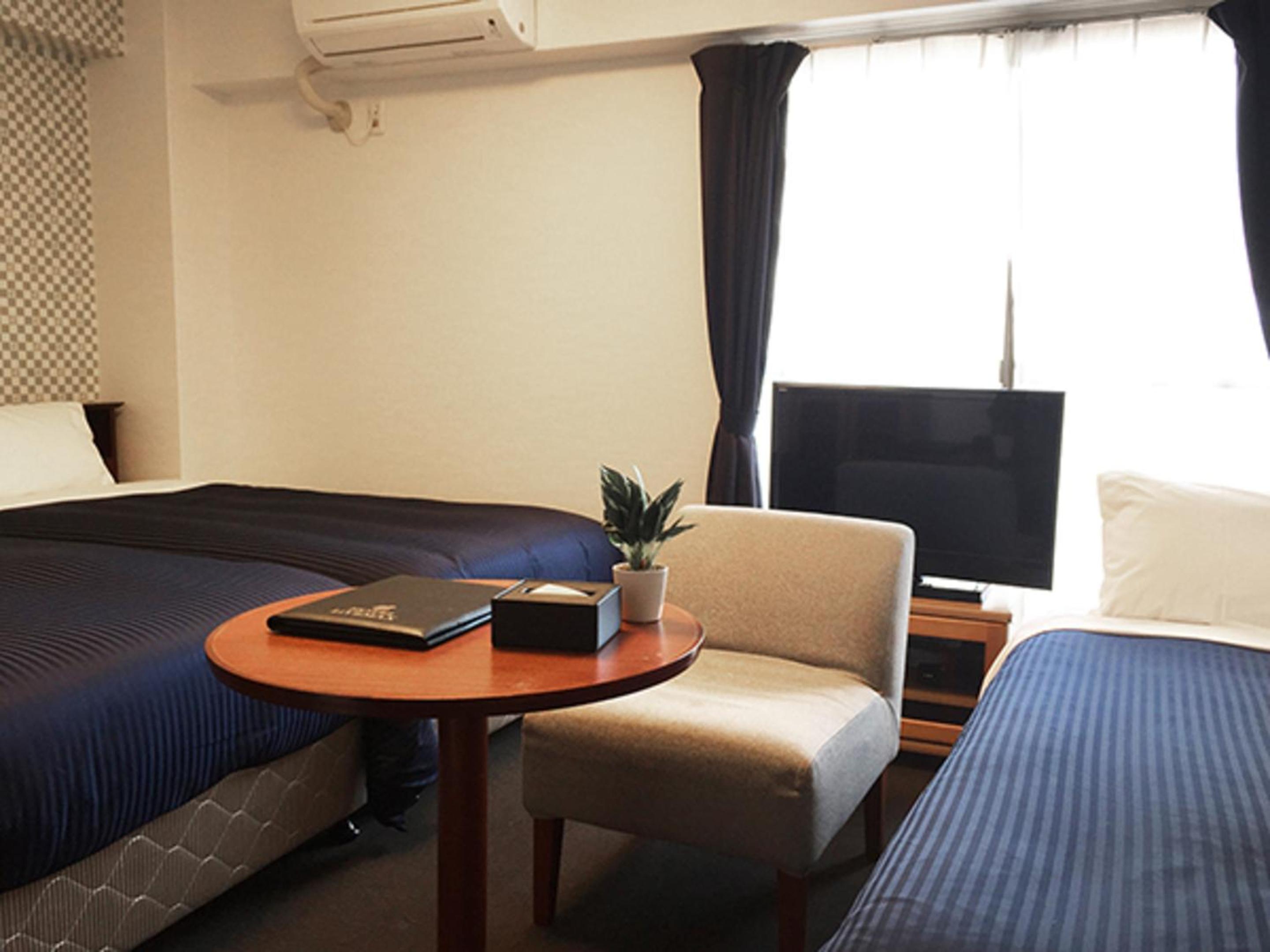 Triple Room - Non-Smoking photo 3