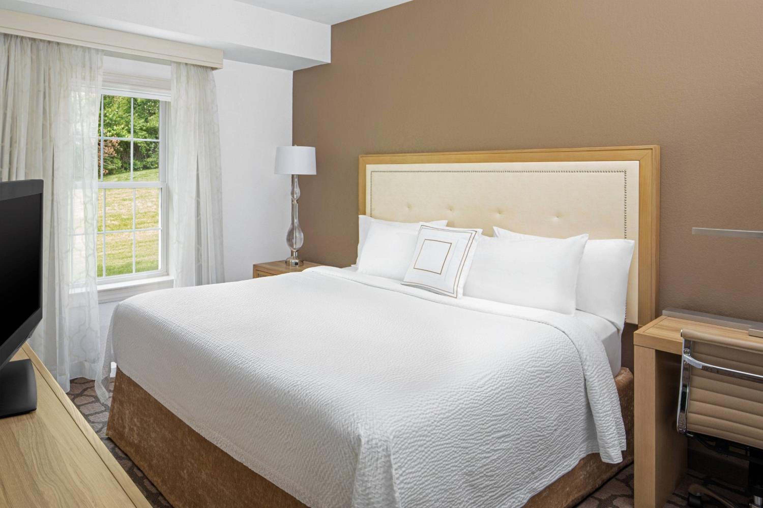 One-Bedroom Suite - Photo 1
