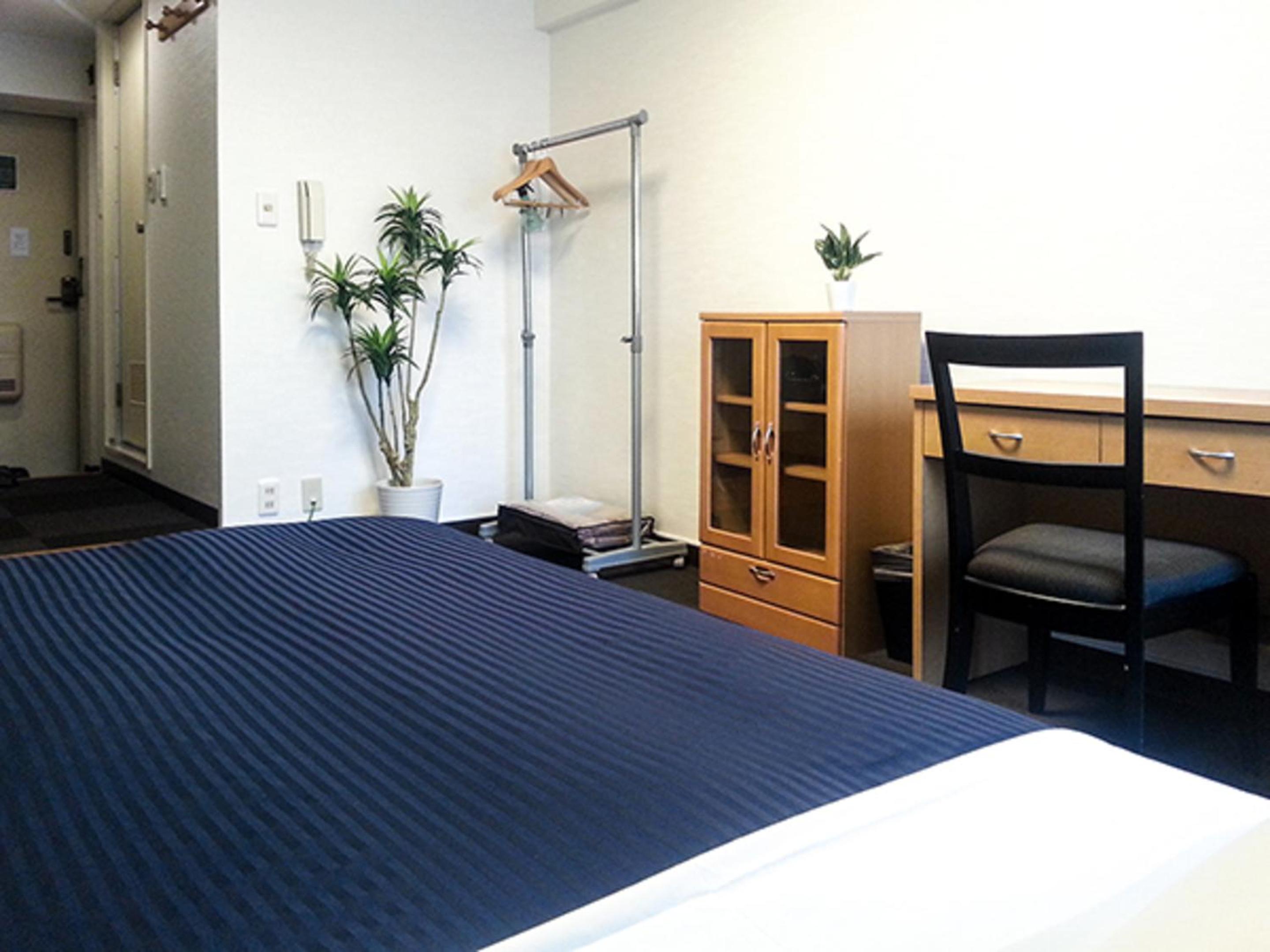 Single Room - Smoking photo 3