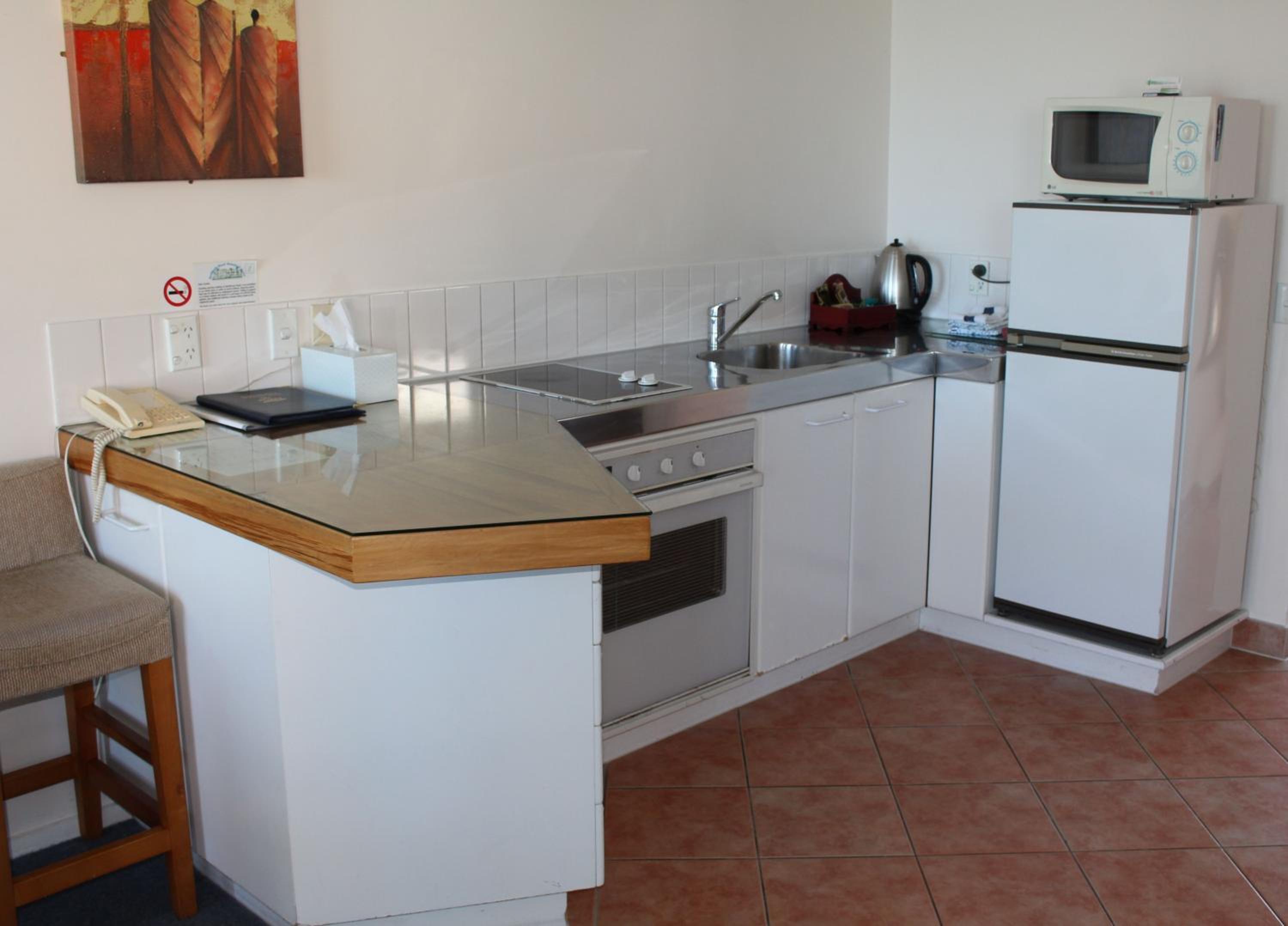 One-Bedroom Suite with Sea View - Photo 5