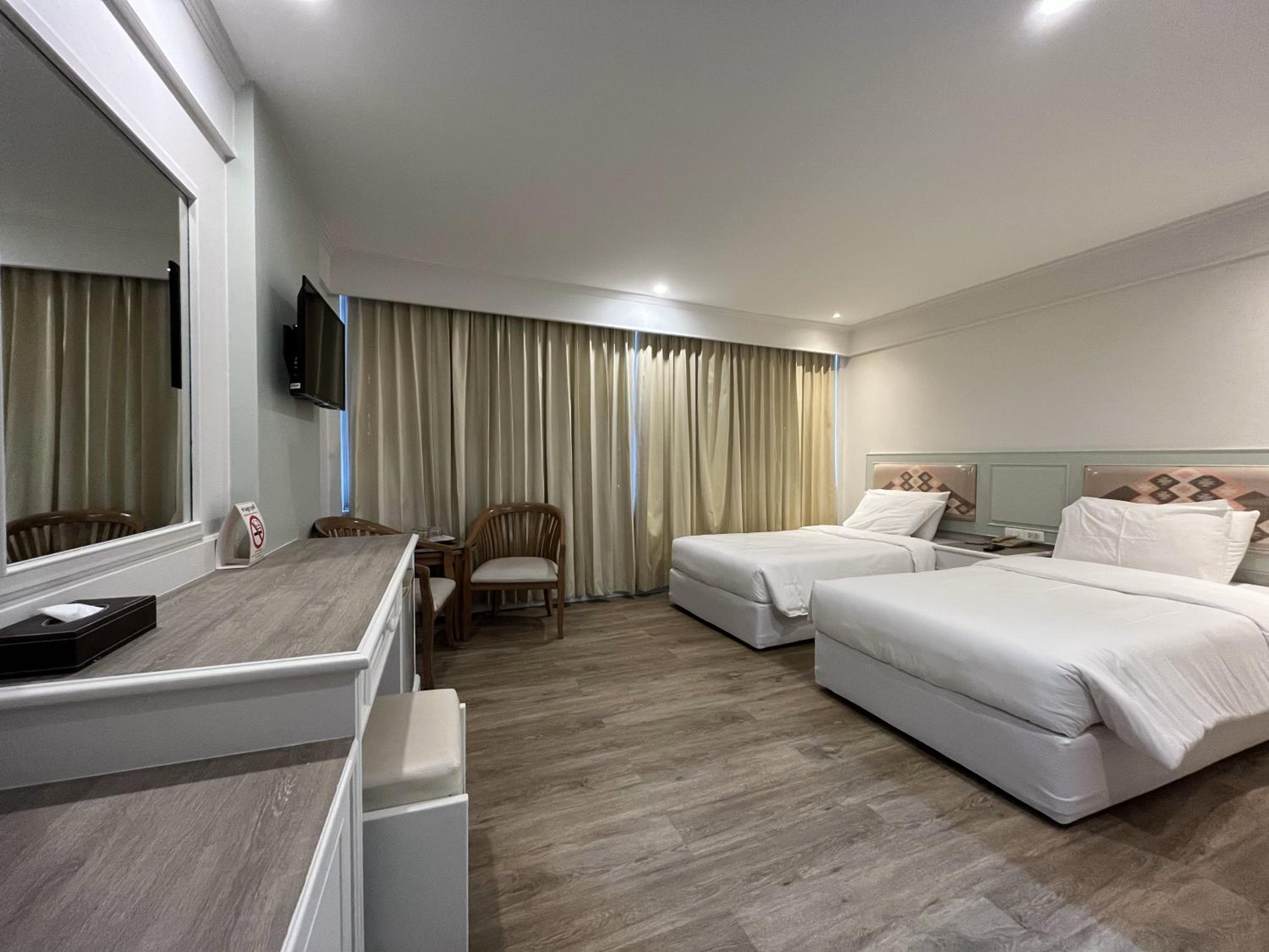 Deluxe Twin Room photo 2