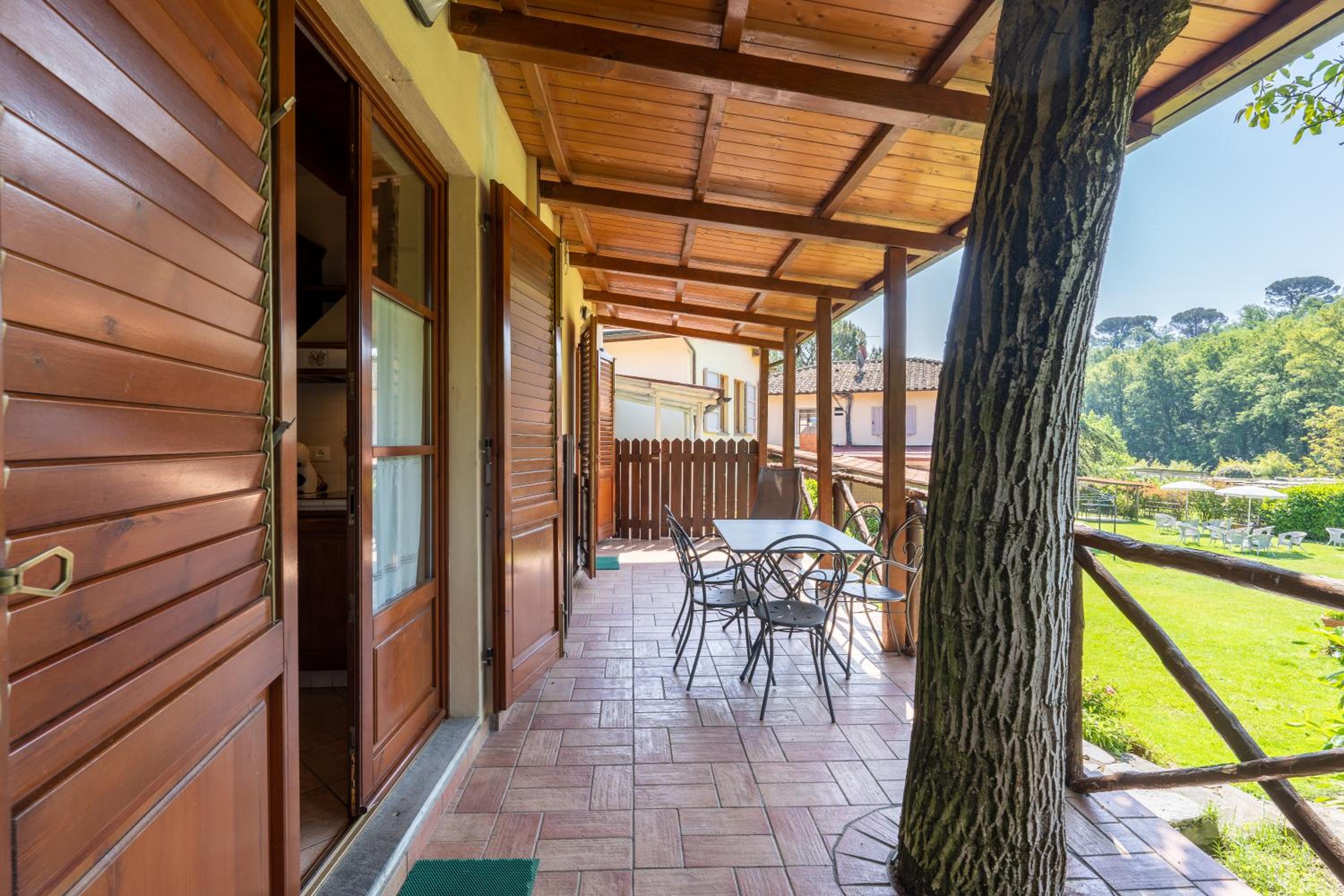 Three-Bedroom Apartment With Terrace photo 3