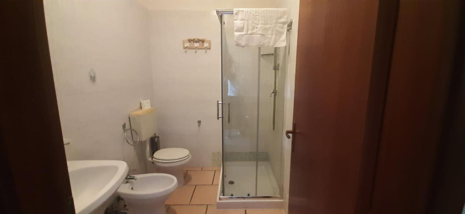 Standard Triple Room photo 2