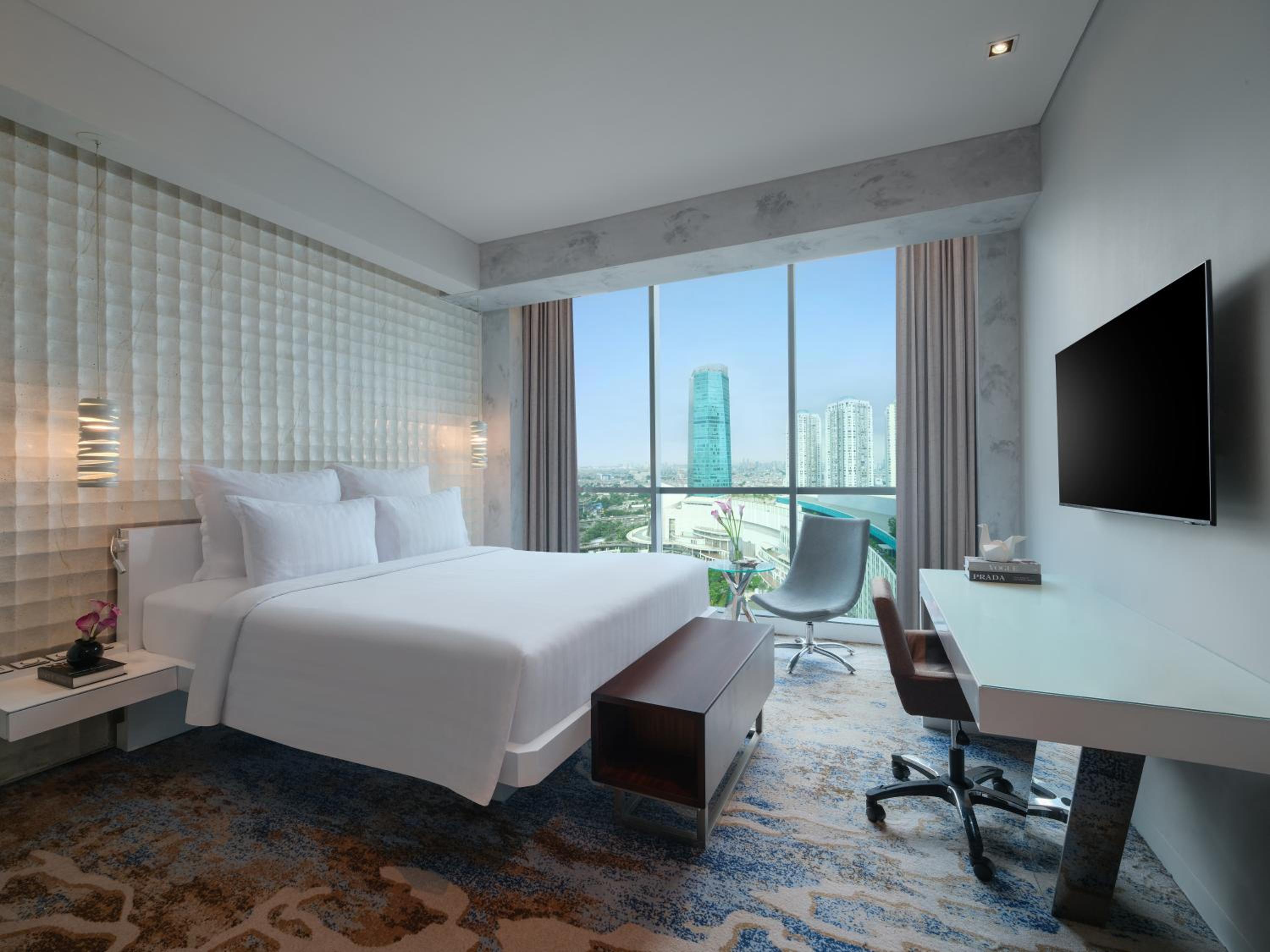 Deluxe King Room with Park View