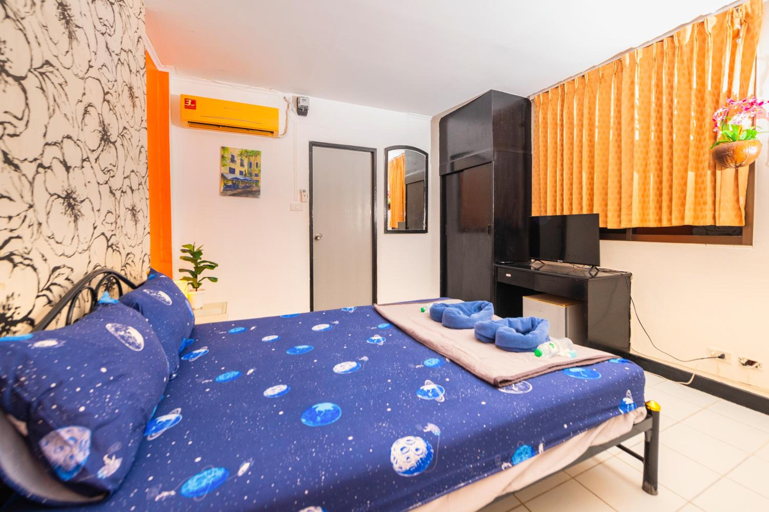 Economy Double or Twin Room (No Window) photo 1