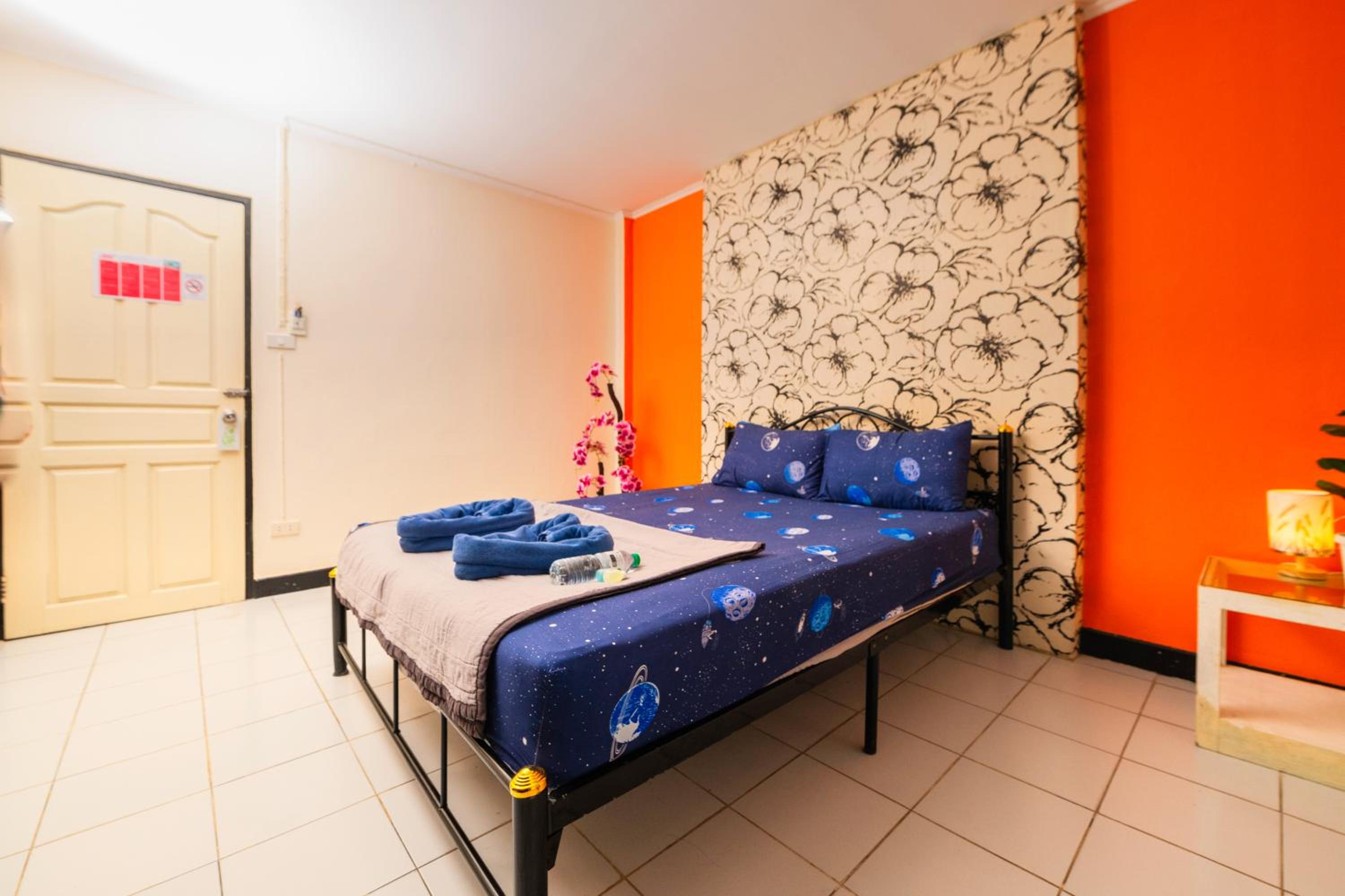 Economy Double or Twin Room (No Window) photo 3