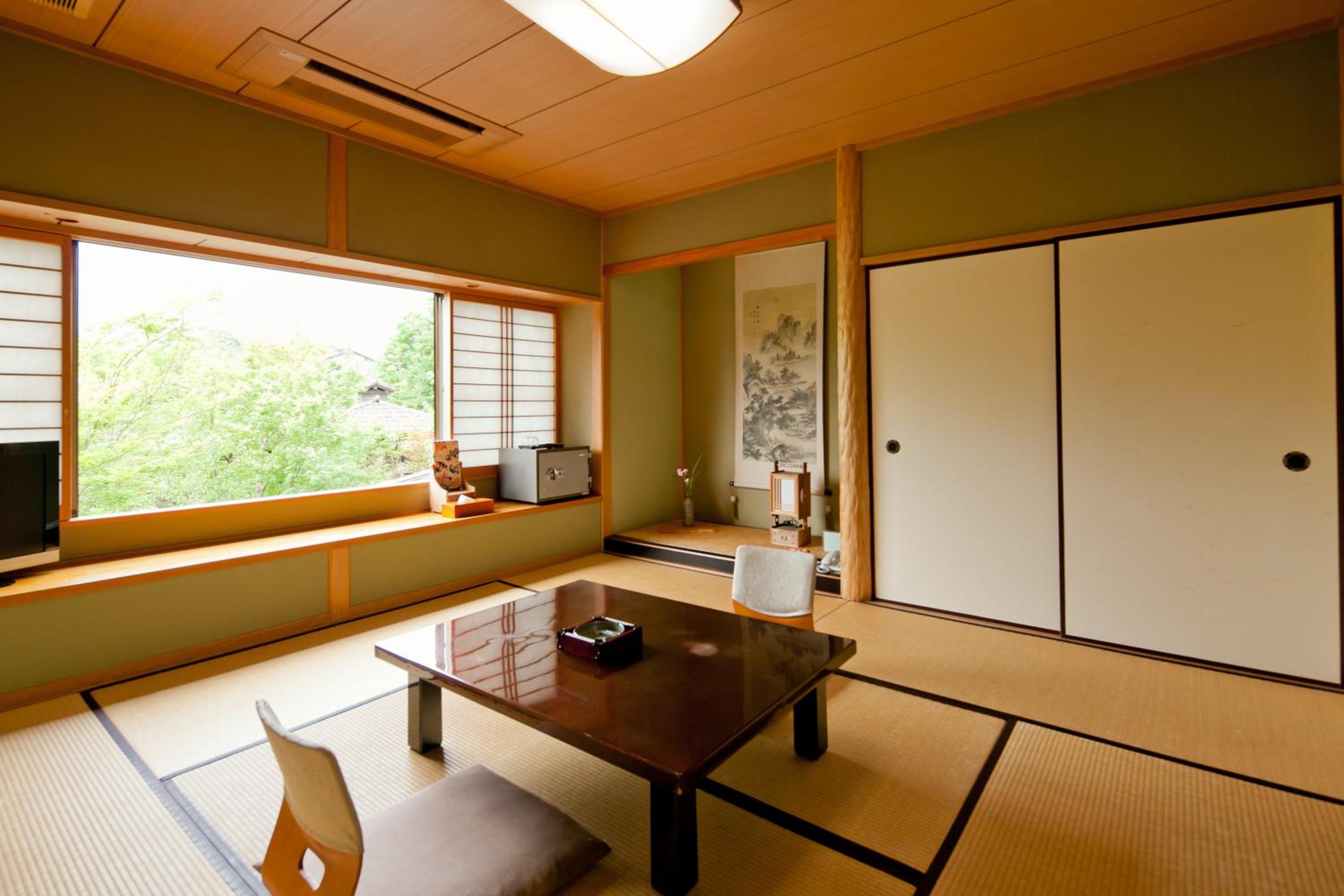 Japanese-Style Standard Room with Mountain View and Shared Bathroom (Adult Only)