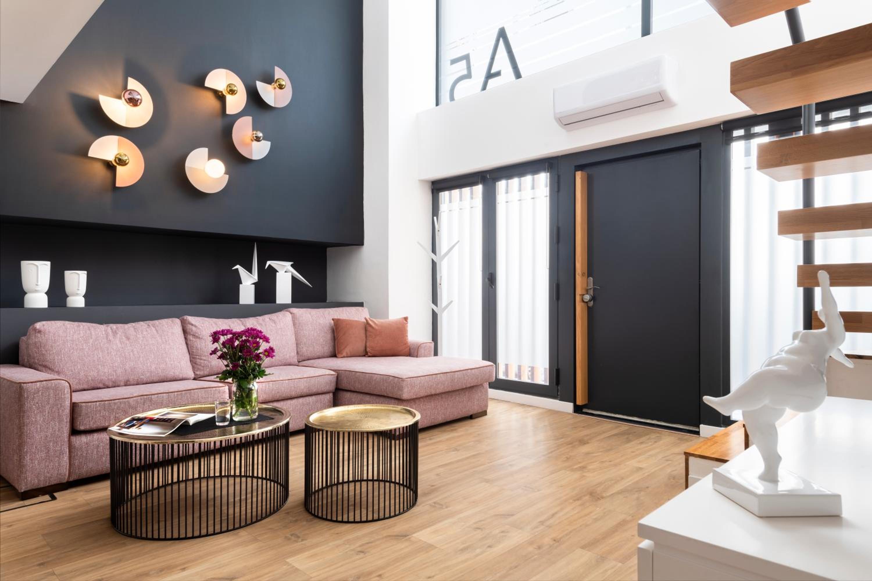 Loft Deluxe - Photo 1