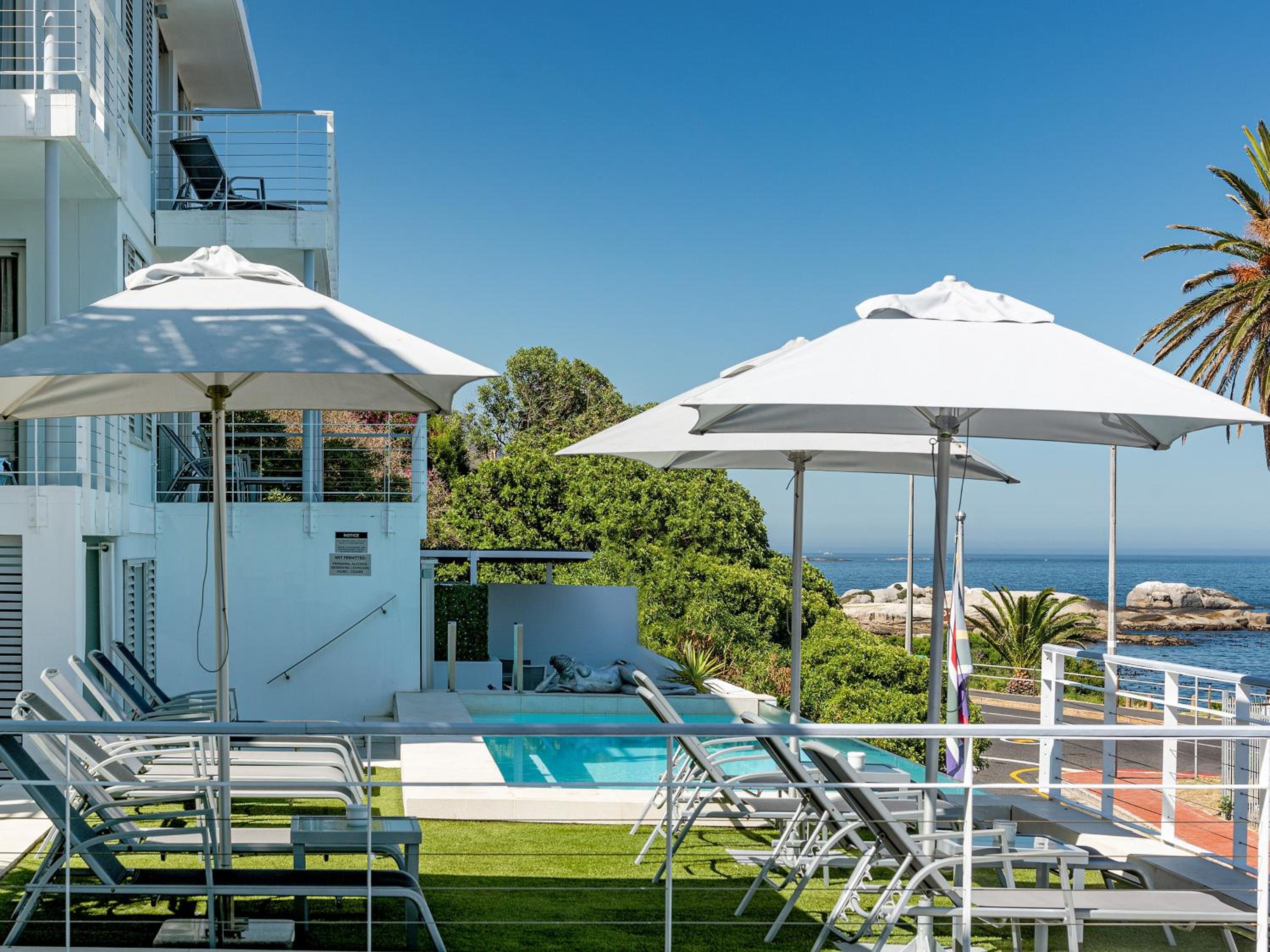 Deluxe Suite Plus with Sea View photo 3