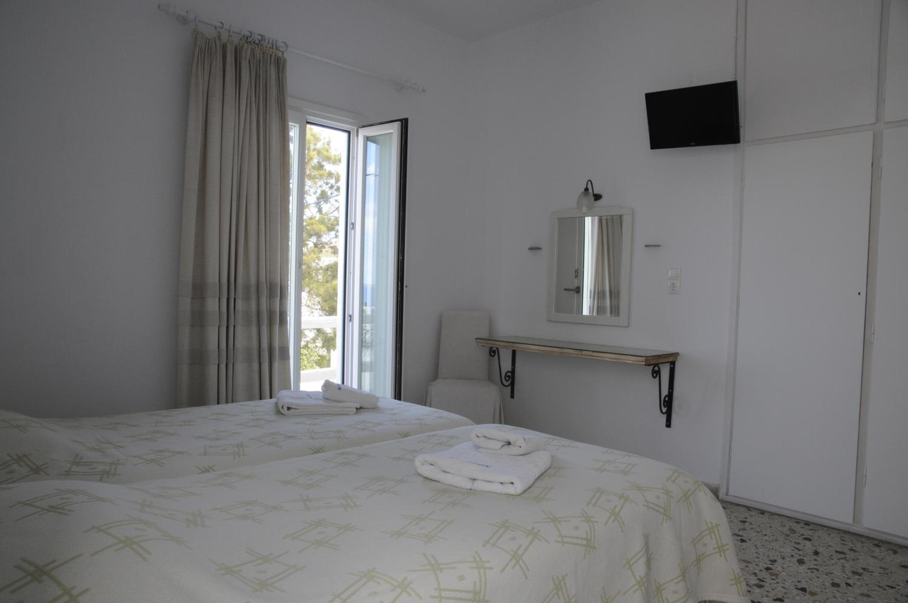 Double or Twin Room with Balcony photo 2