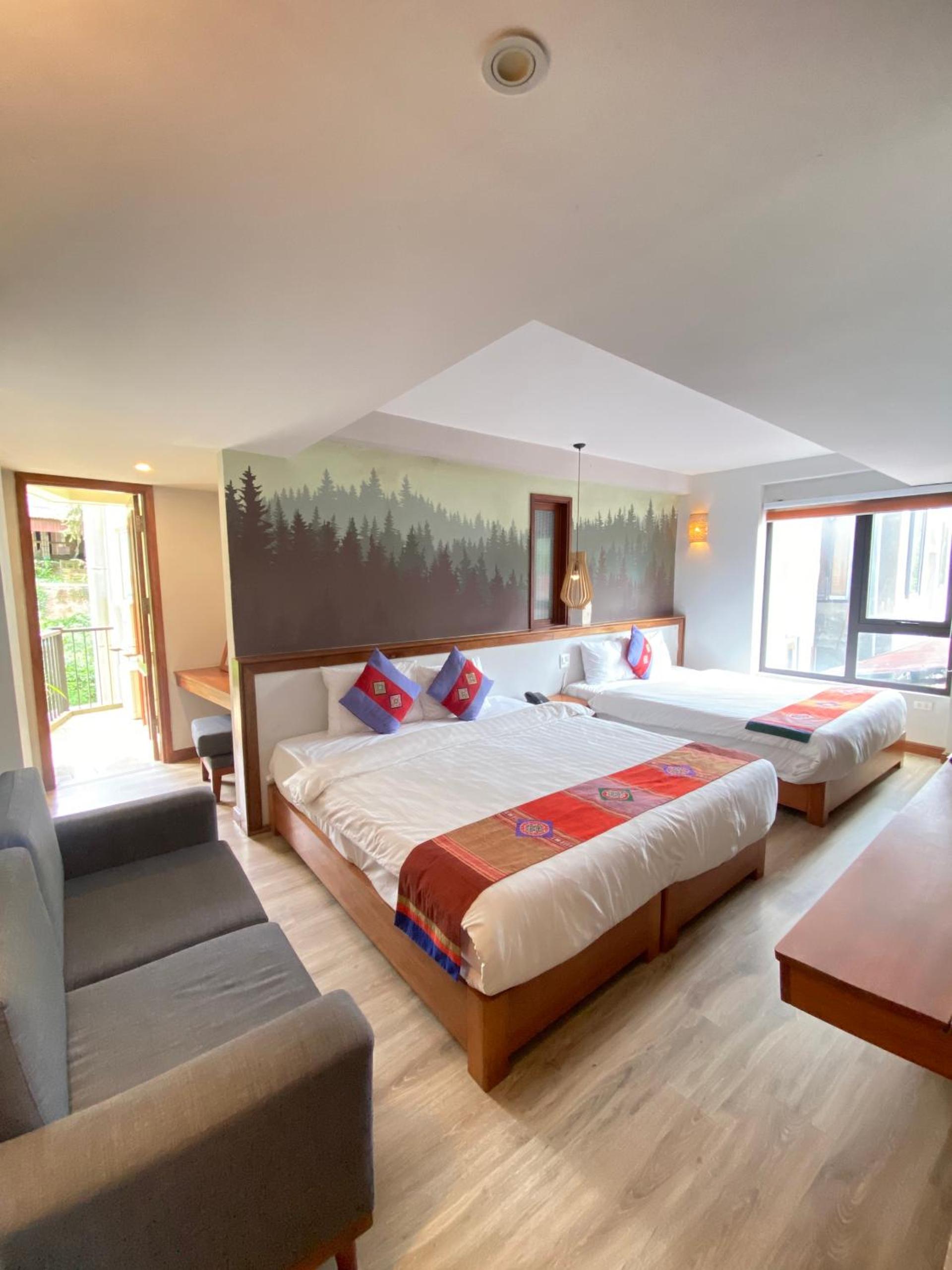 Family Room with Garden View