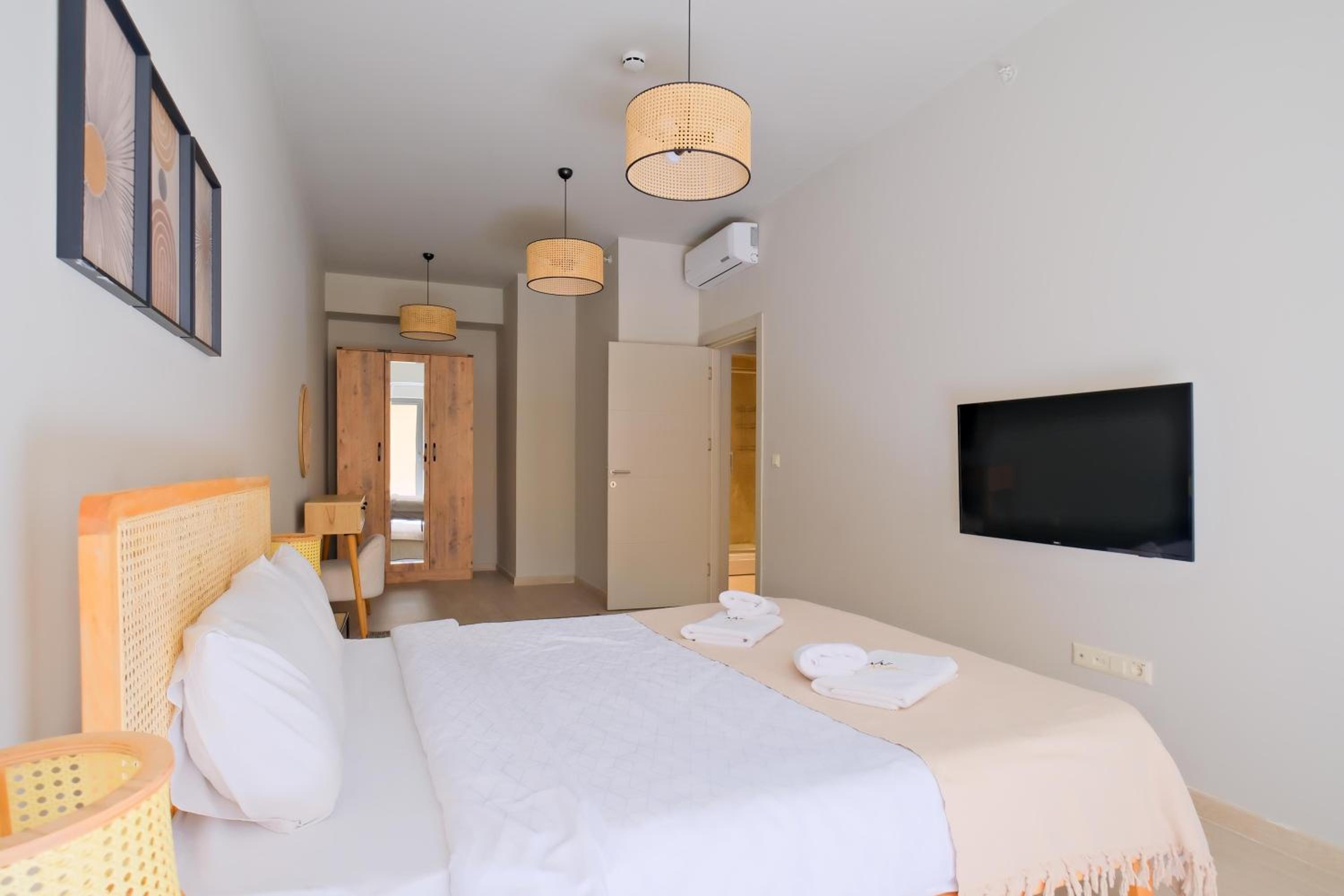 Deluxe 3+1 Apartment with Terrace - Photo 13