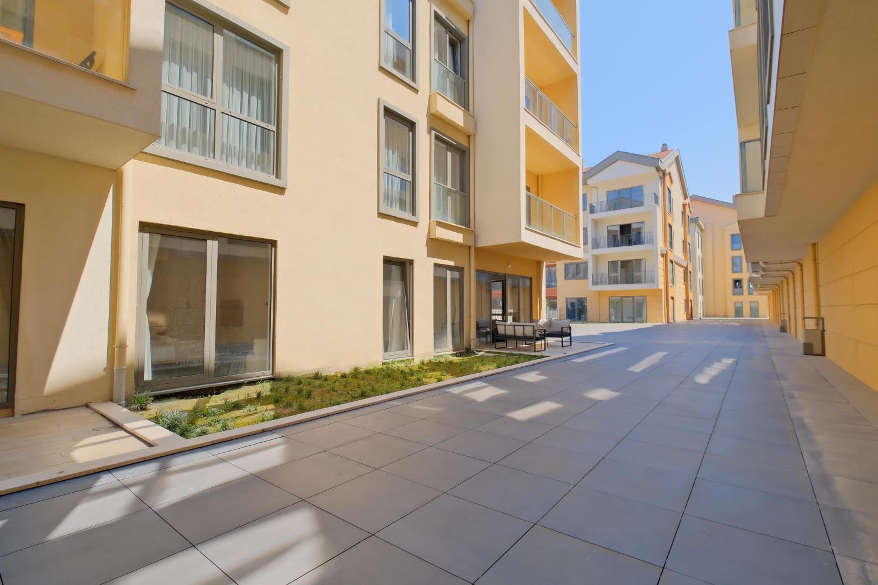 Deluxe 3+1 Apartment with Terrace - Photo 10