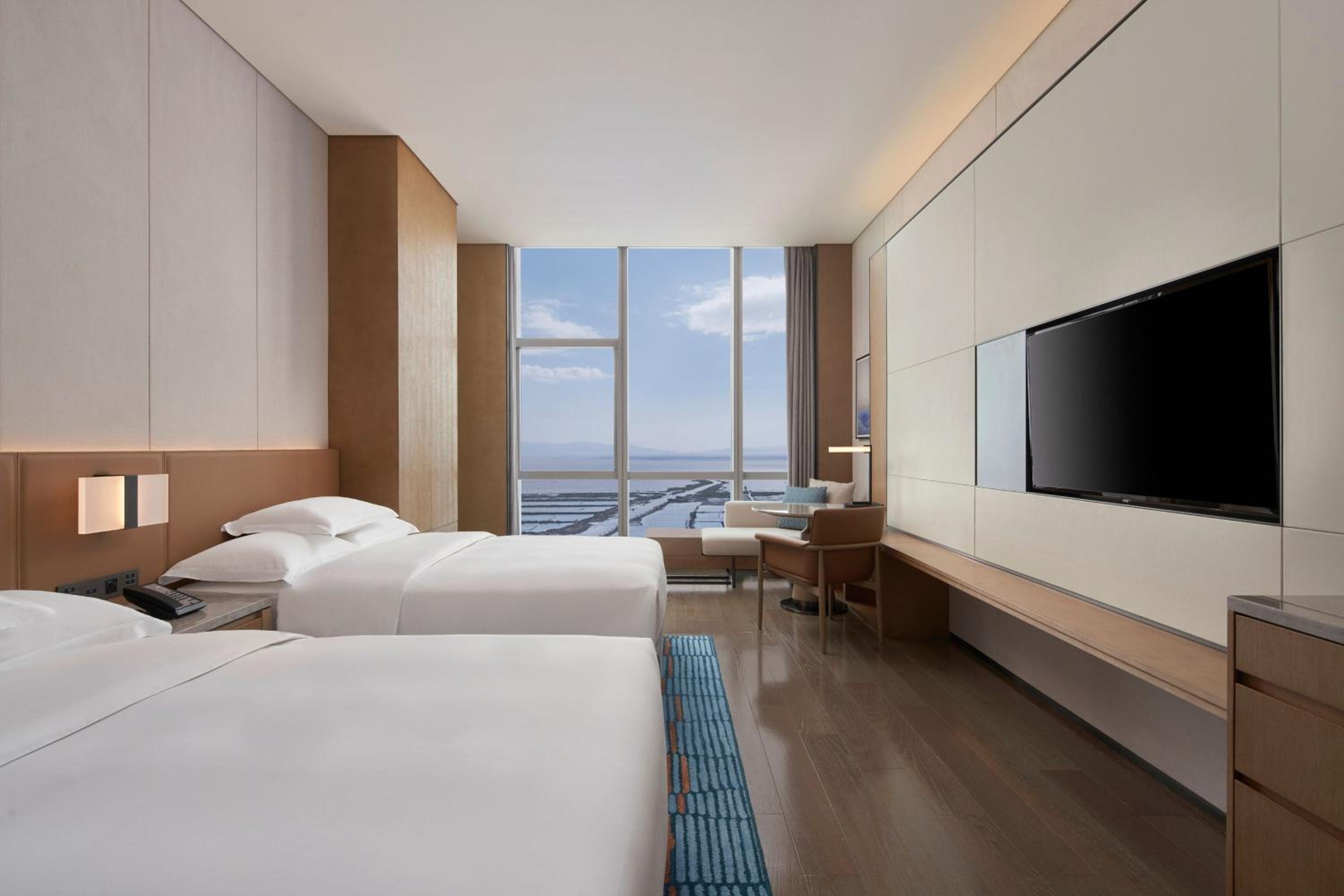 Premier Oceanview Double-Double Room - Photo 4