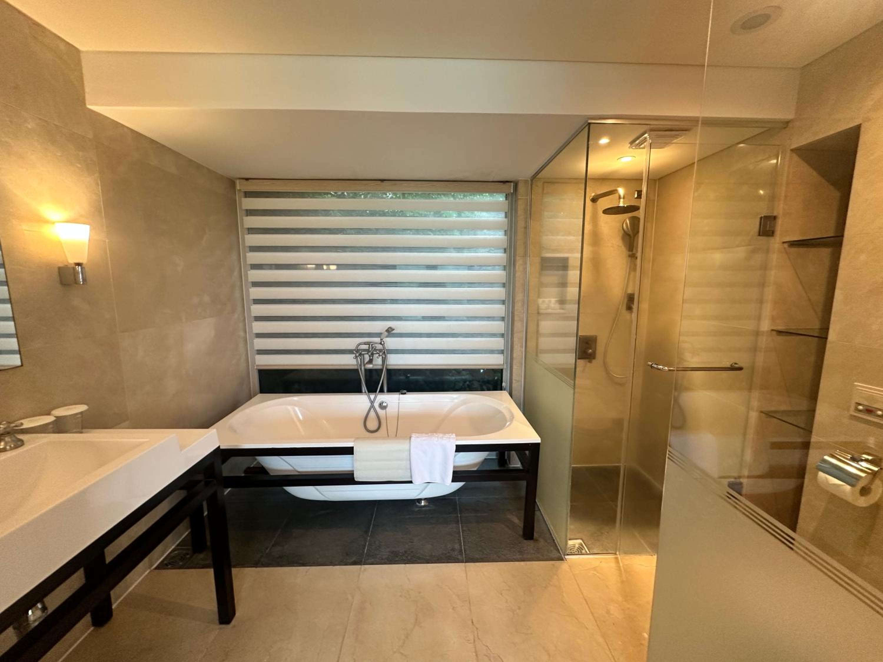 [Lounge PKG] Beritnae Royal Pool Suite