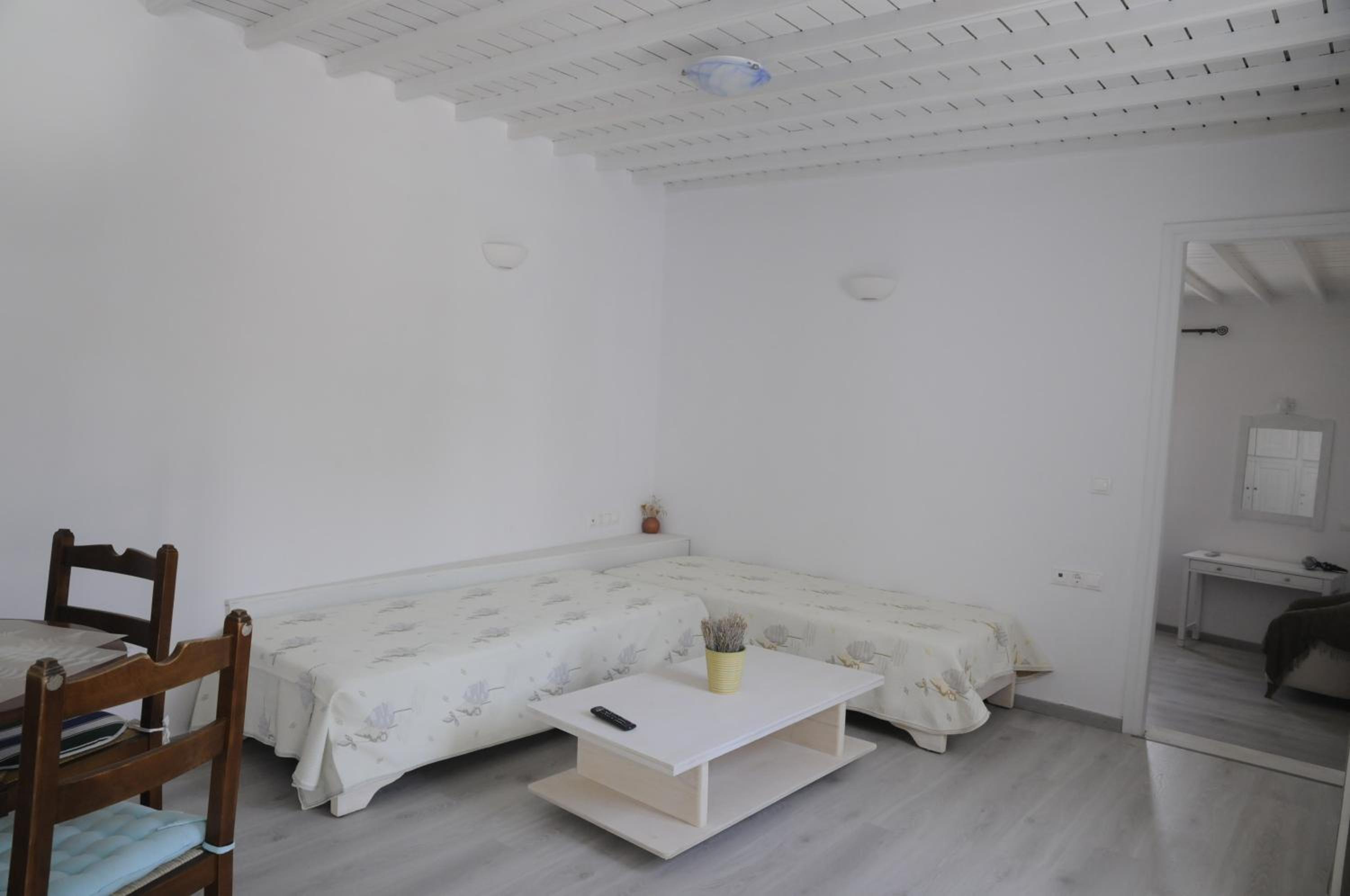 Apartment (4 Adults)