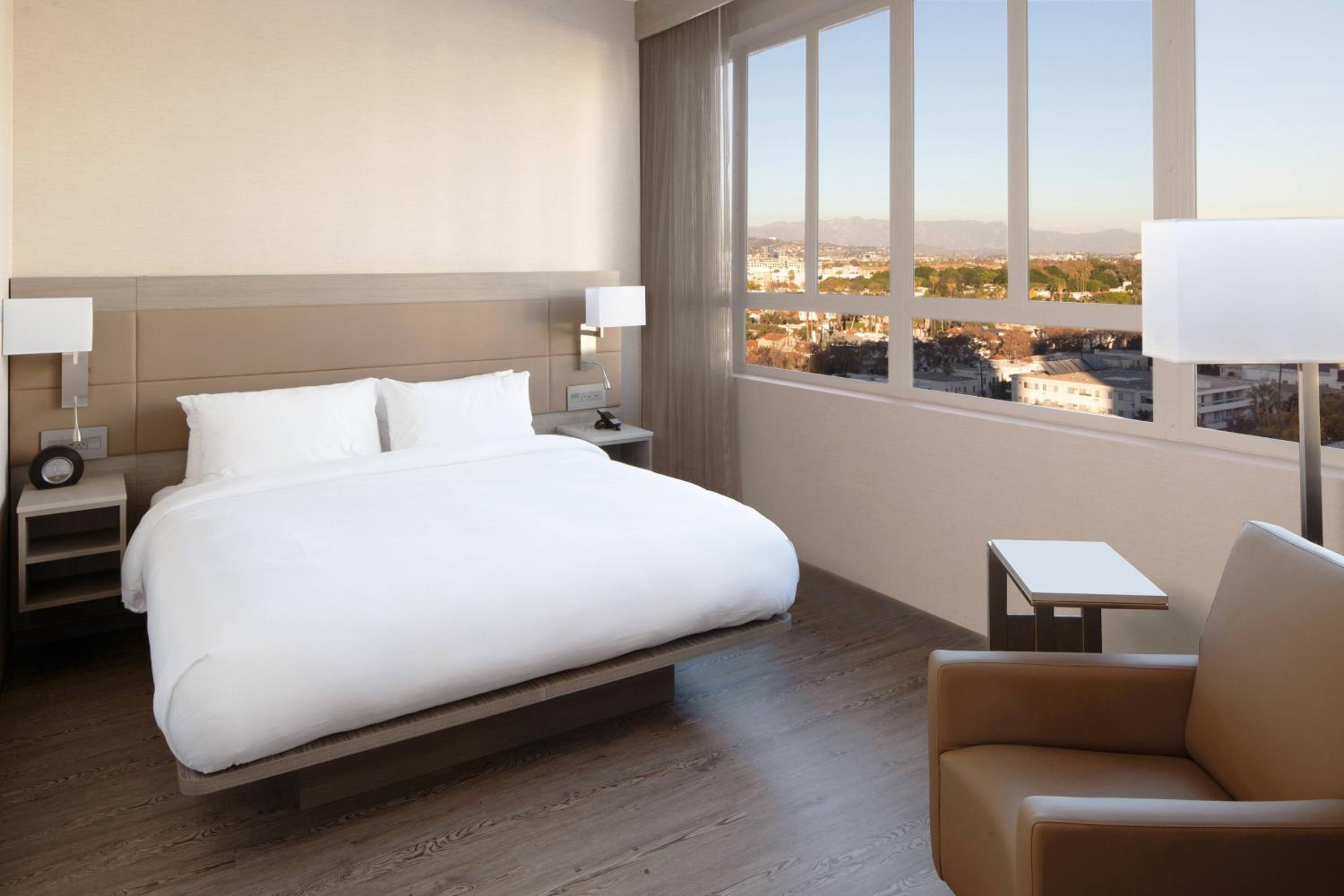 King Room with City View photo 2