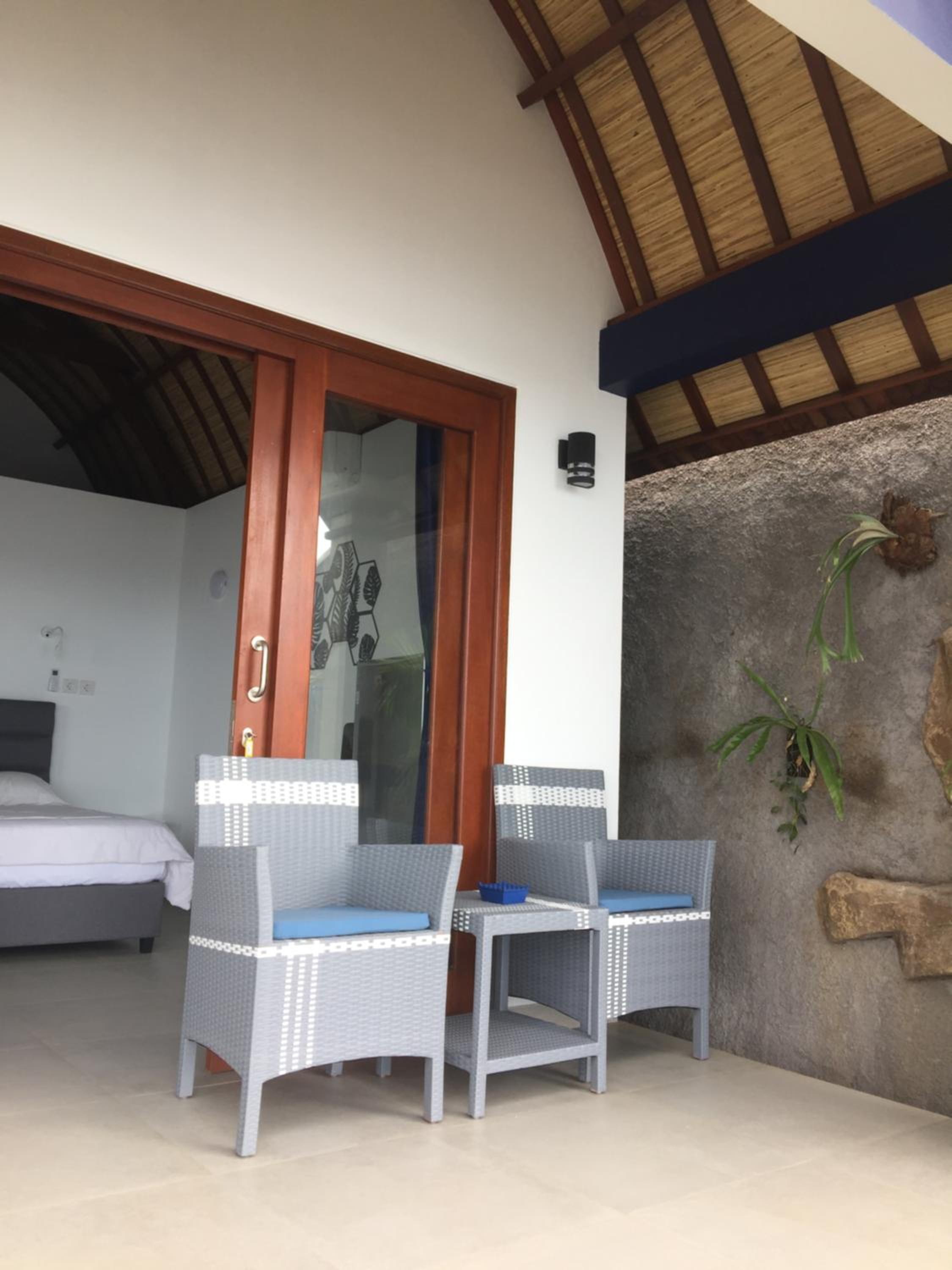 Villa - Beach Front - Photo 7