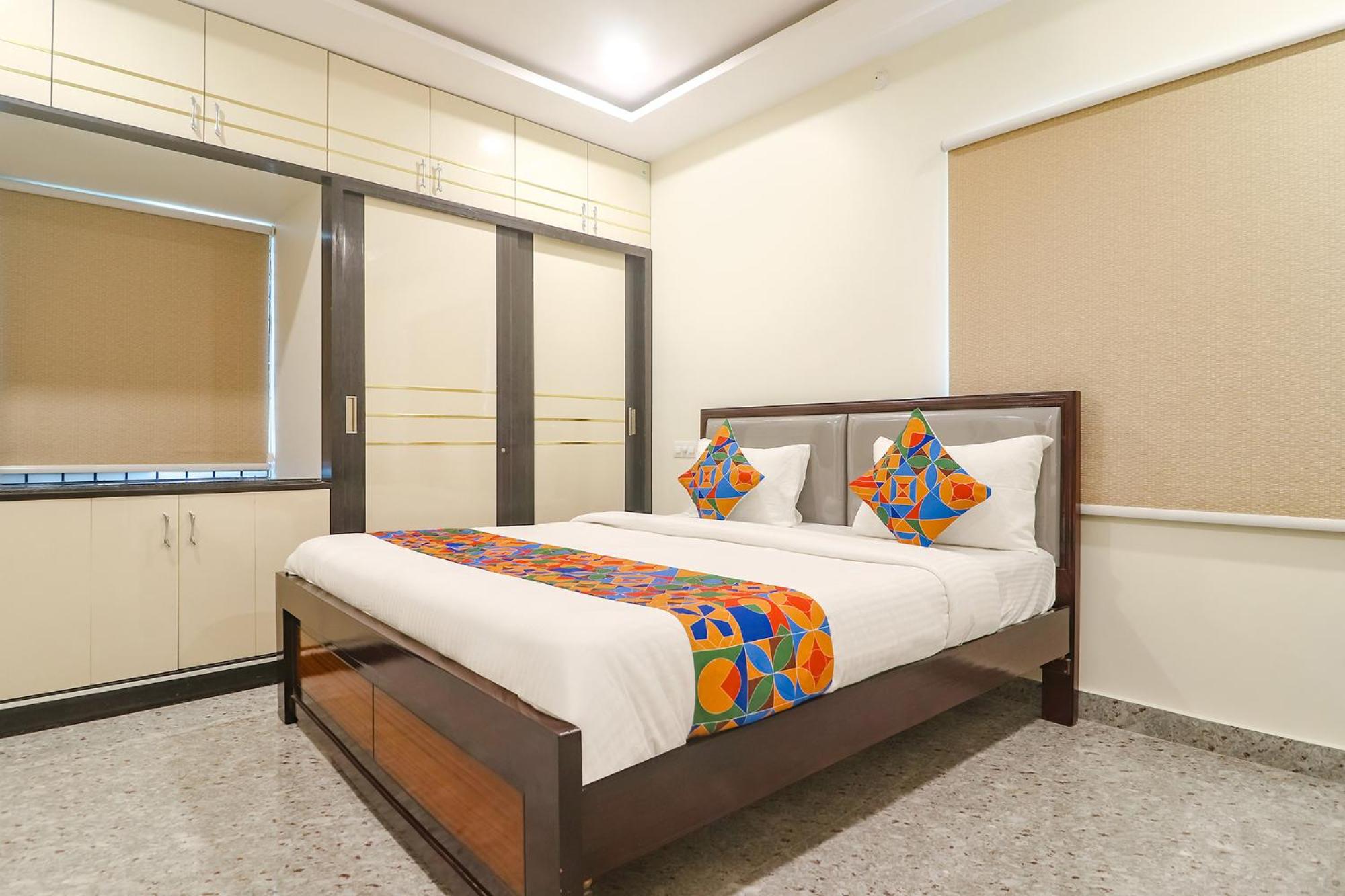 Deluxe Room - Photo 3