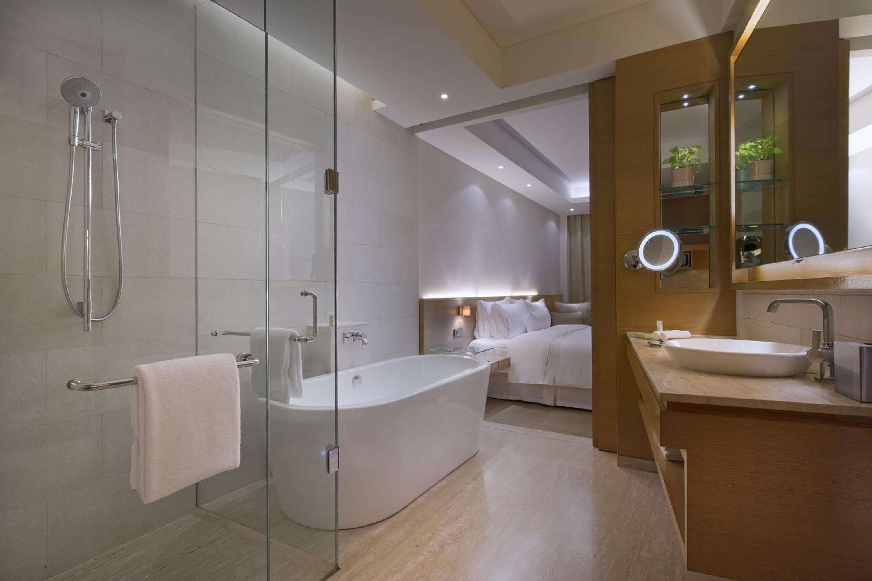 Presidential Suite, Bedroom 1: 1 King, Bedroom 2: 1 King photo 2
