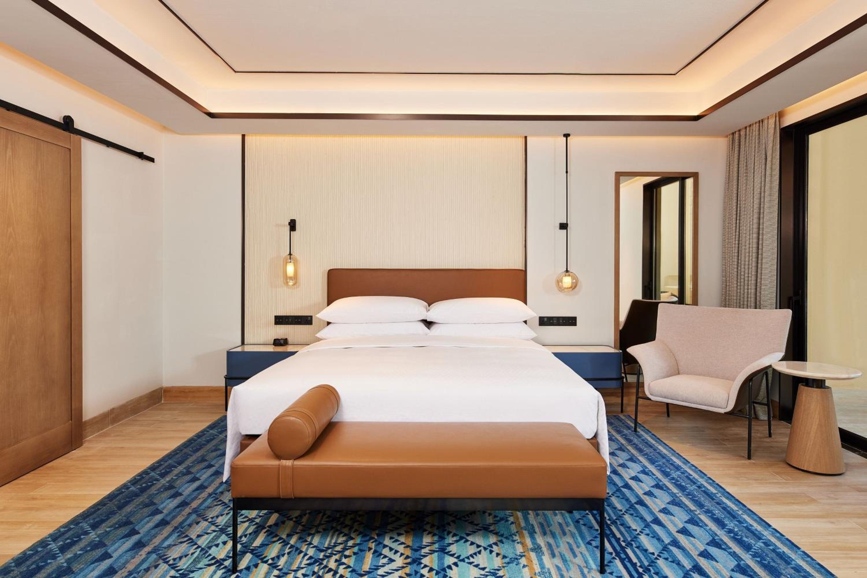 Superior King Room with Balcony and Garden View