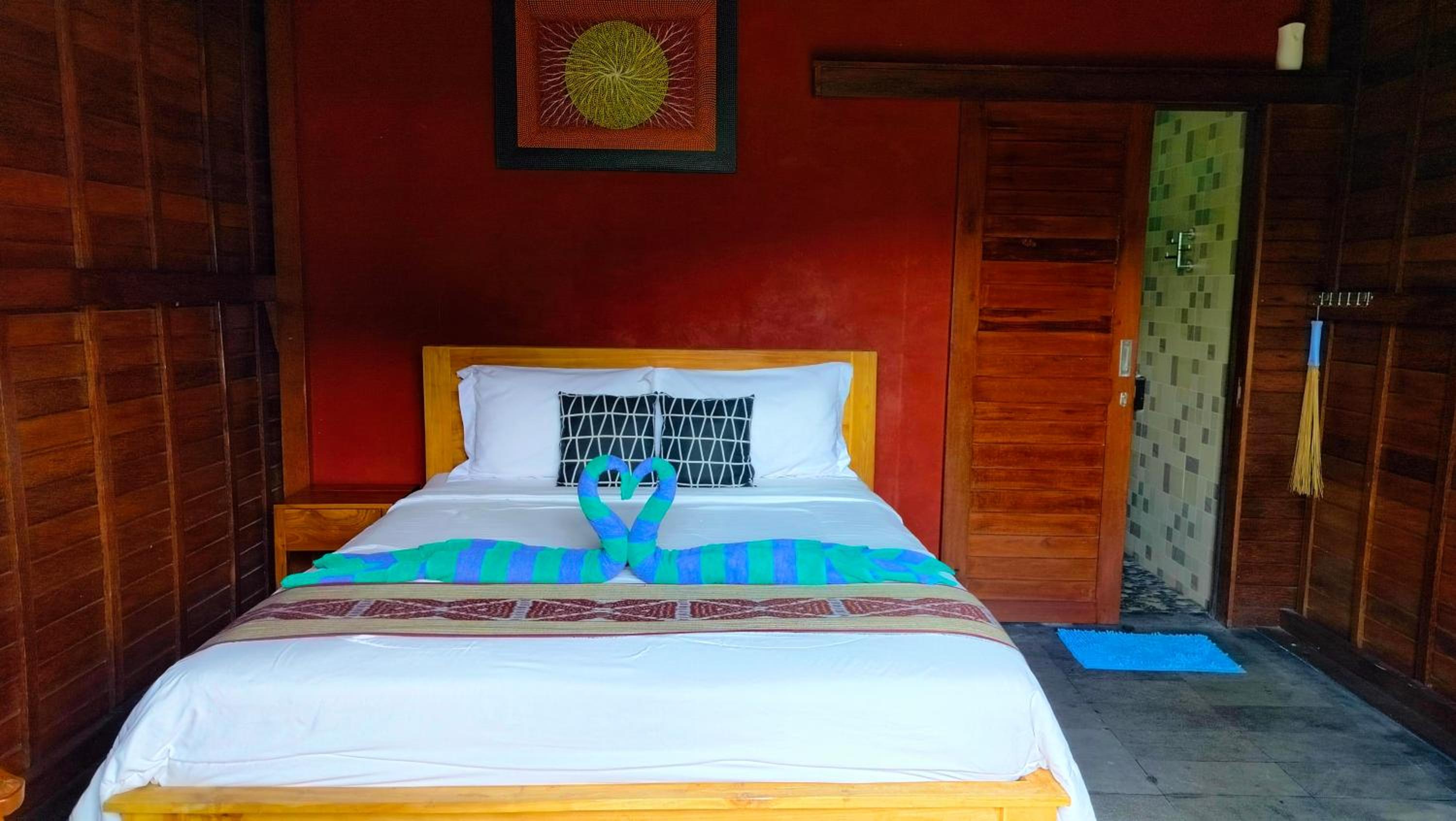 Deluxe Room (2 Adults + 1 Child) - Photo 8