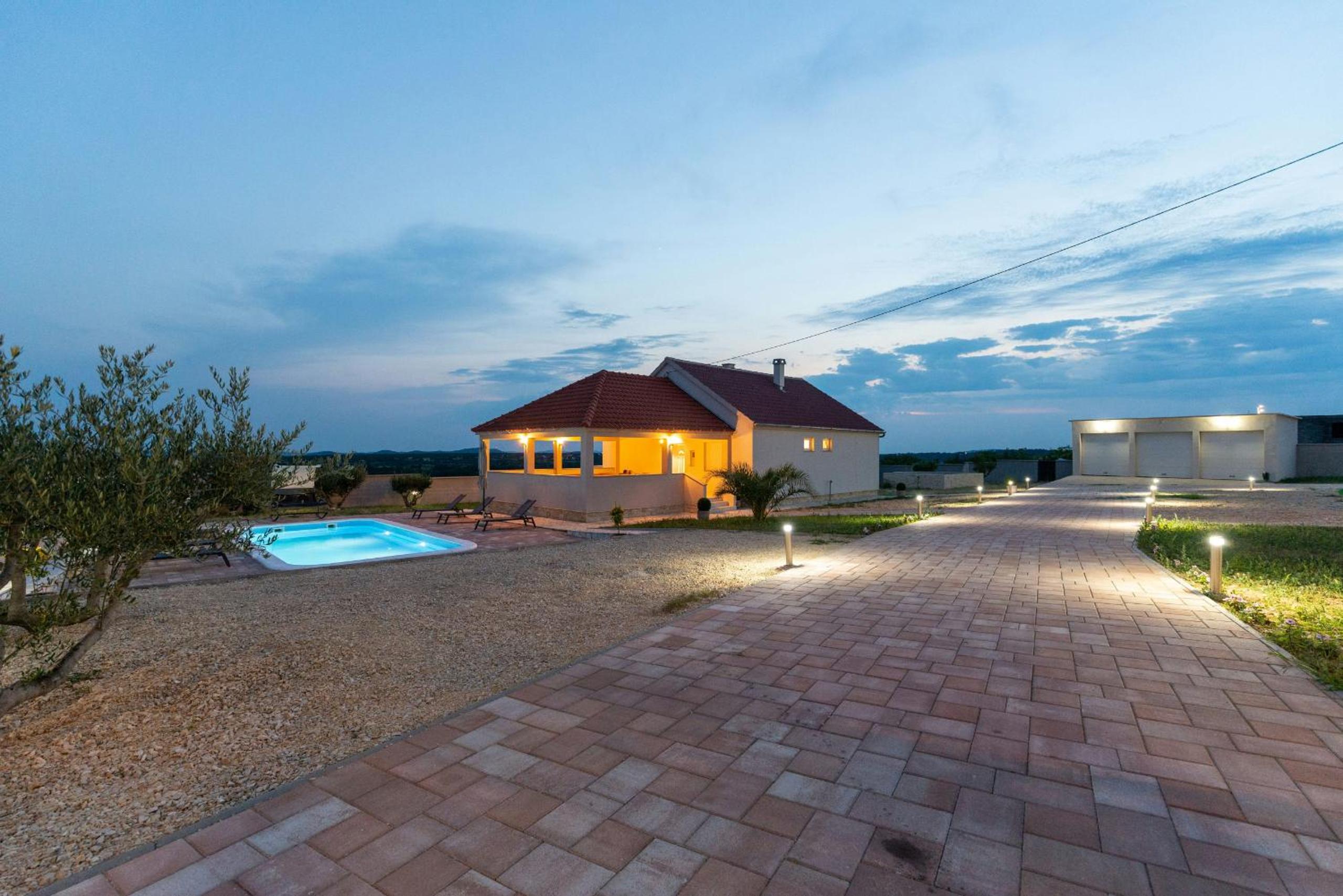 Villa with Private Pool photo 3