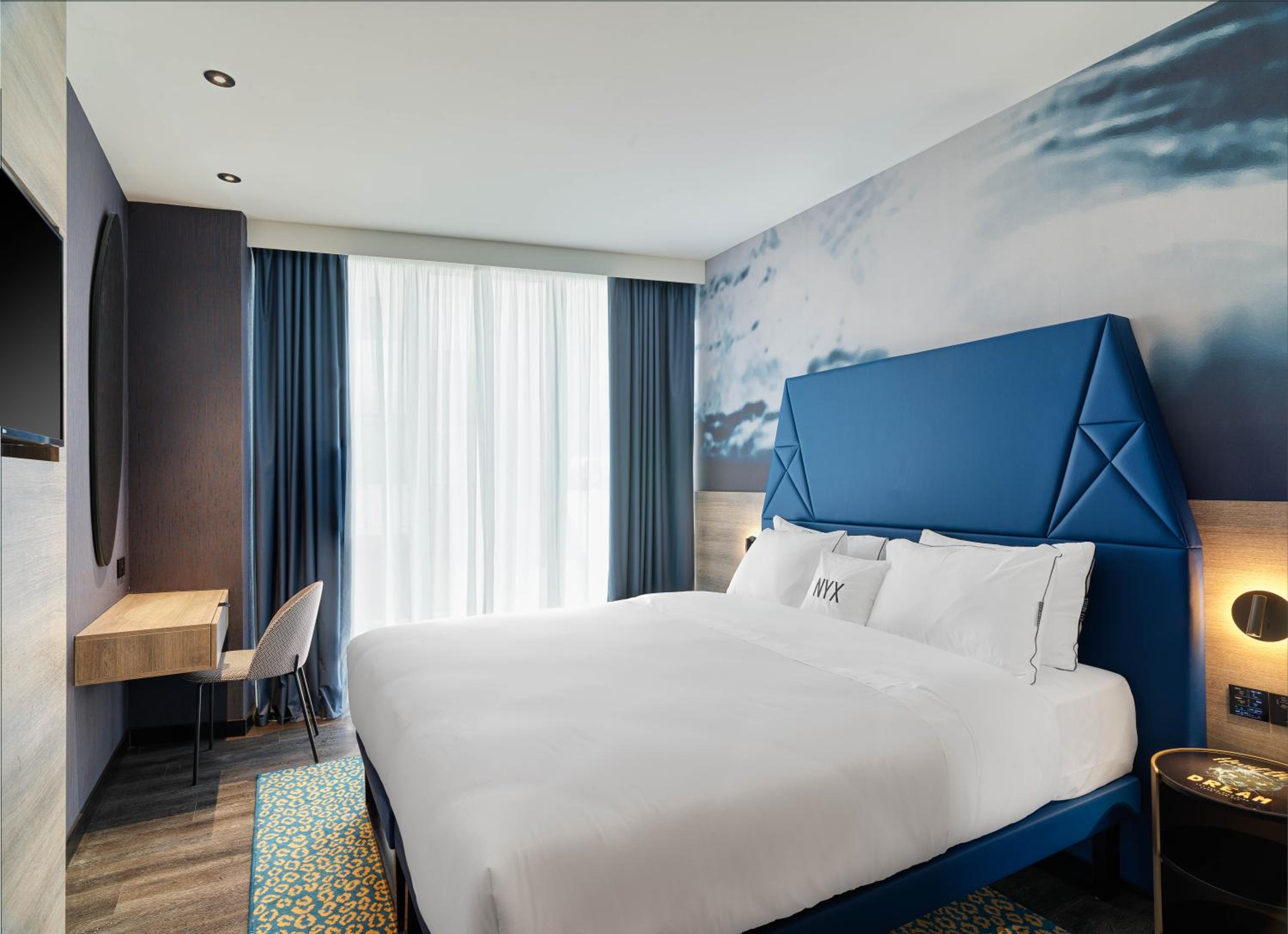 Design Double Star with Partial Sea View