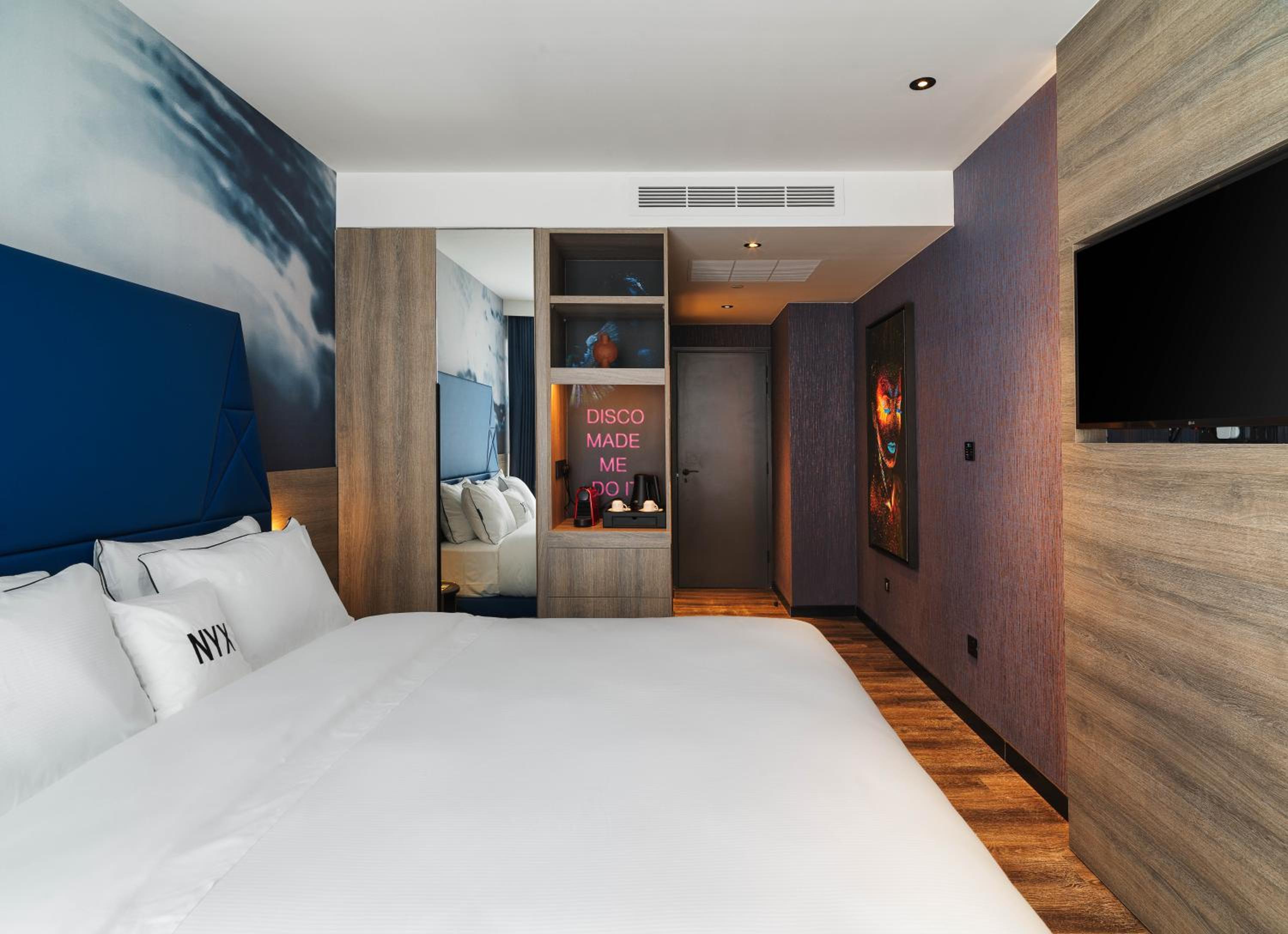 Design Double Star with Partial Sea View photo 2