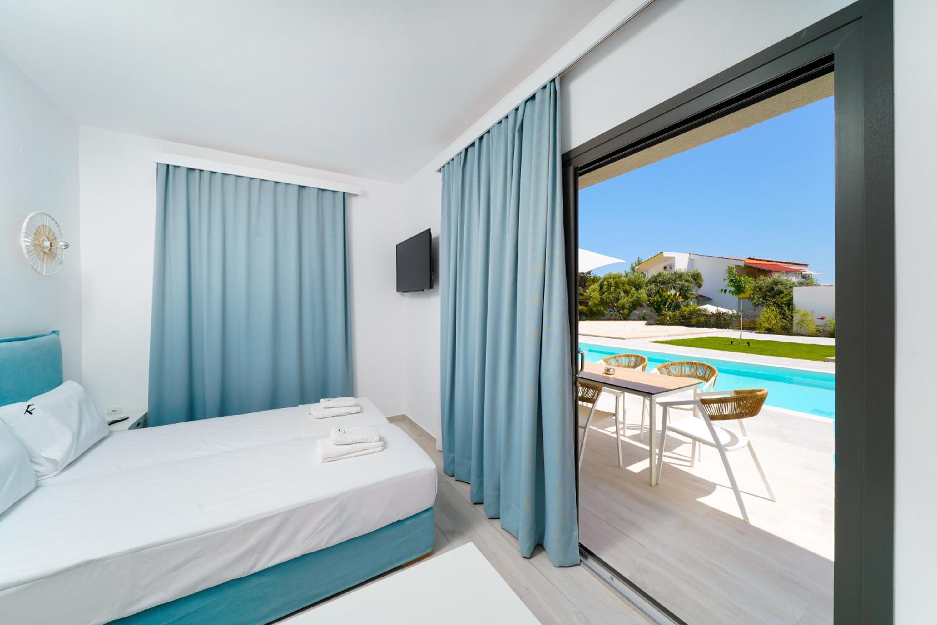 Apartment with Pool View  photo 1