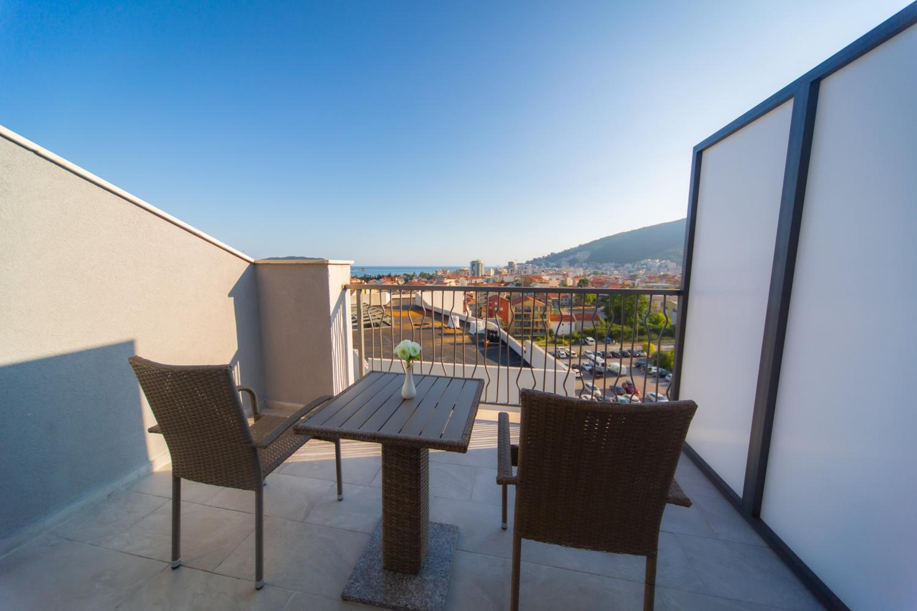 Deluxe Double Room with Balcony and Sea View photo 2