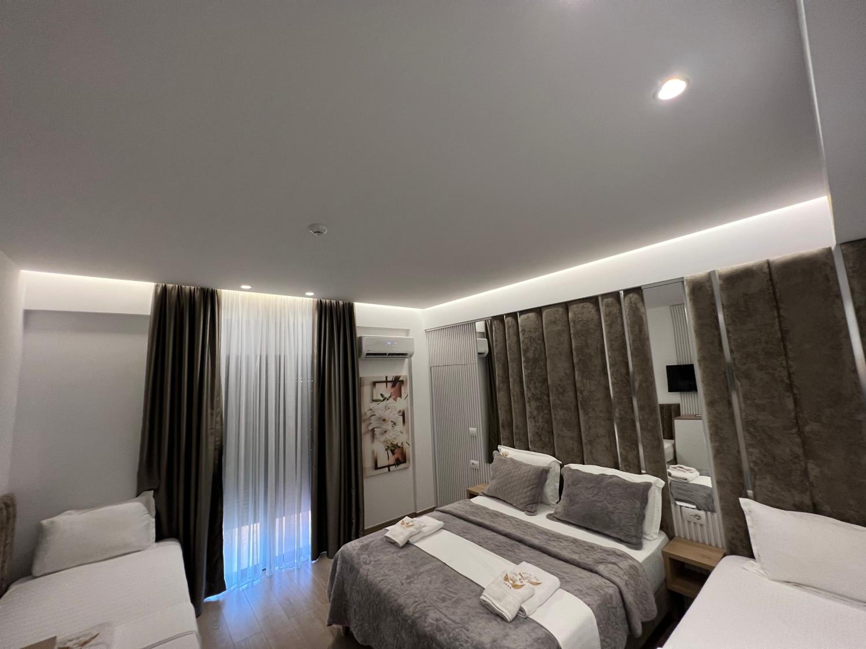 Deluxe Family Room photo 3