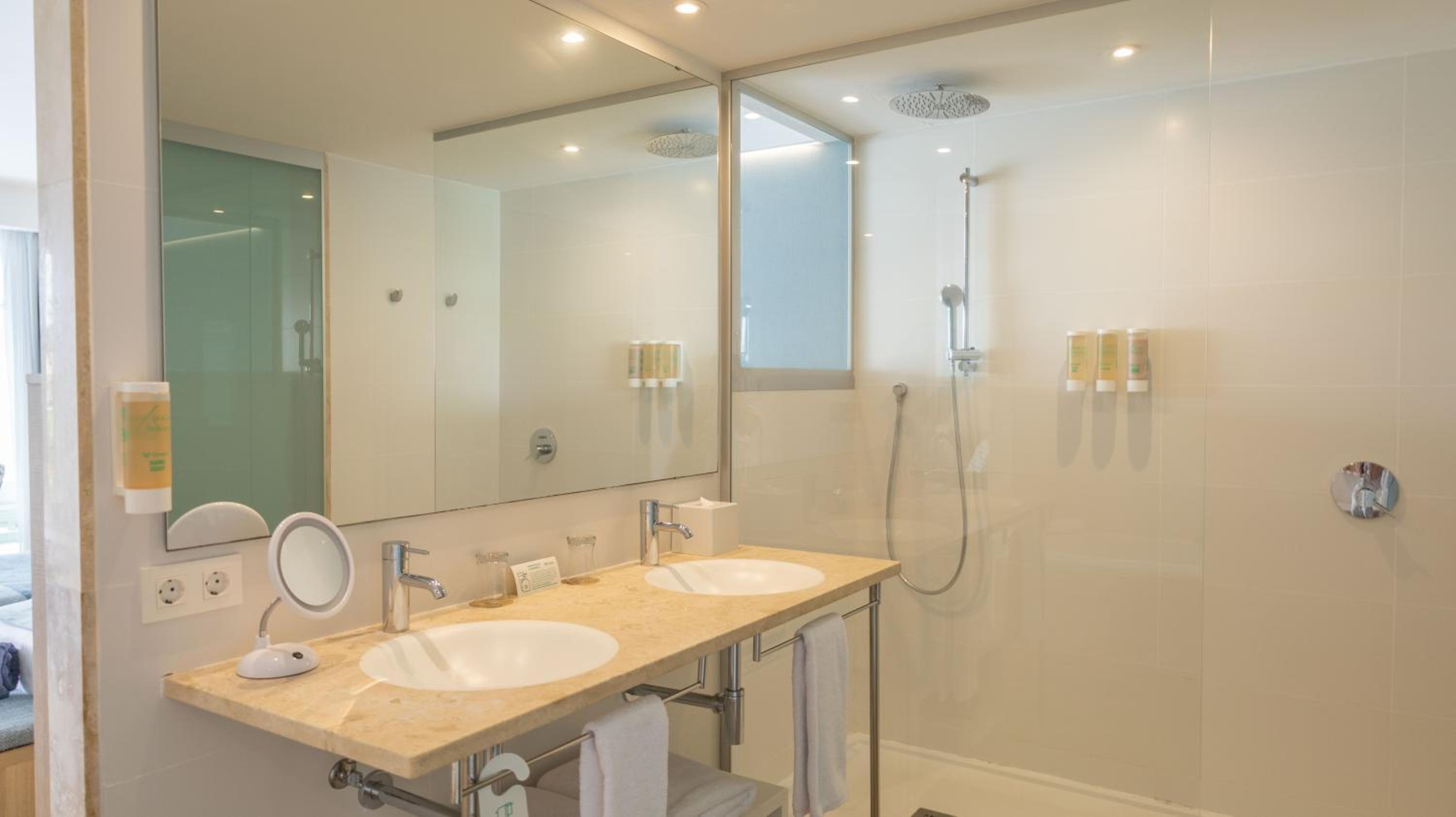 Suite with Private Pool photo 2
