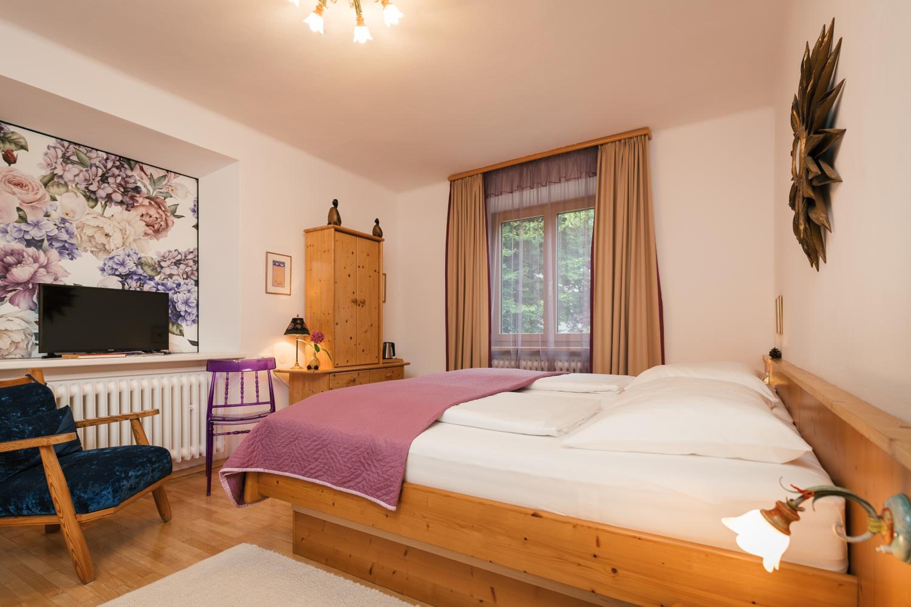 Large Double Room photo 1
