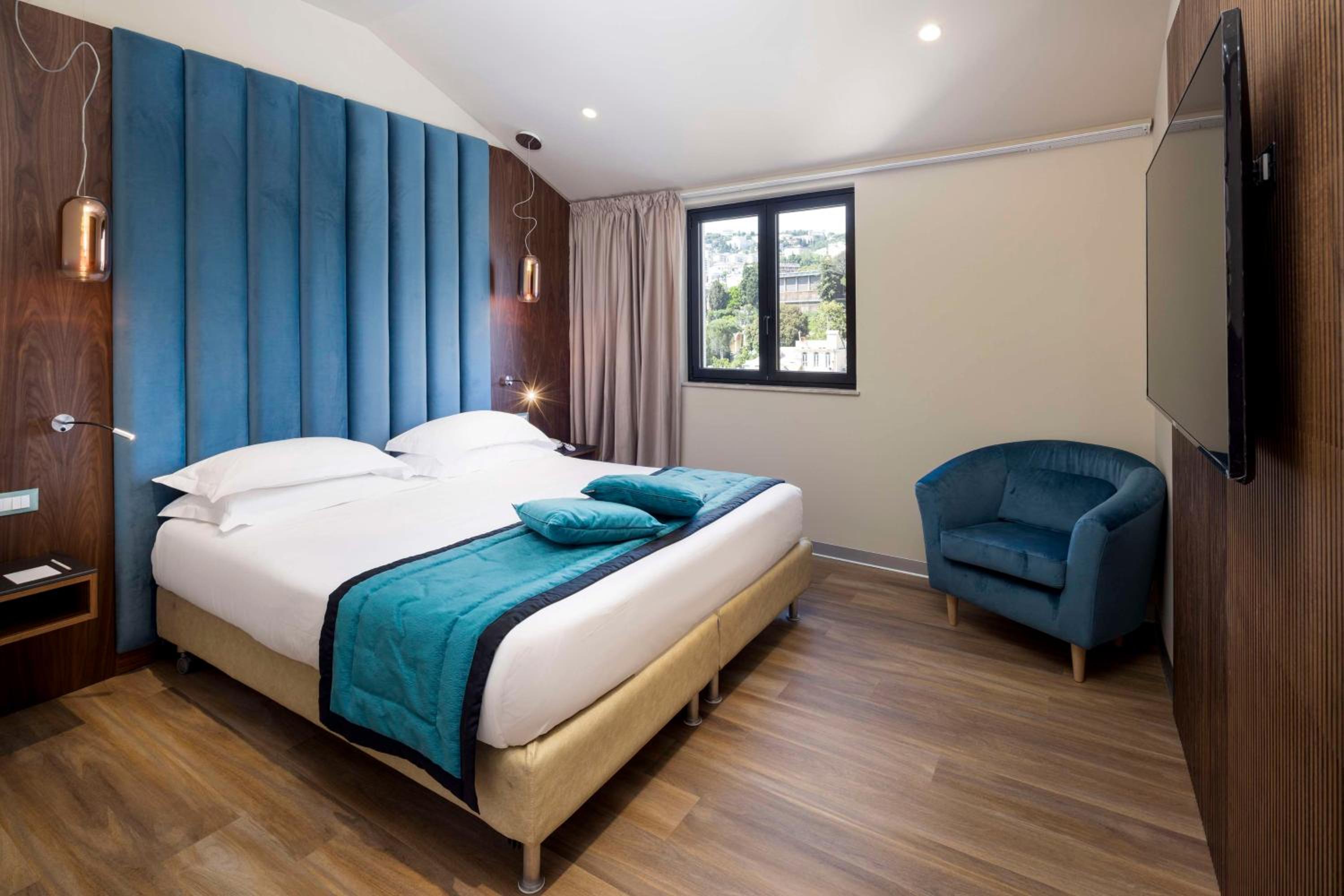 King Junior Suite with Balcony - Photo 1
