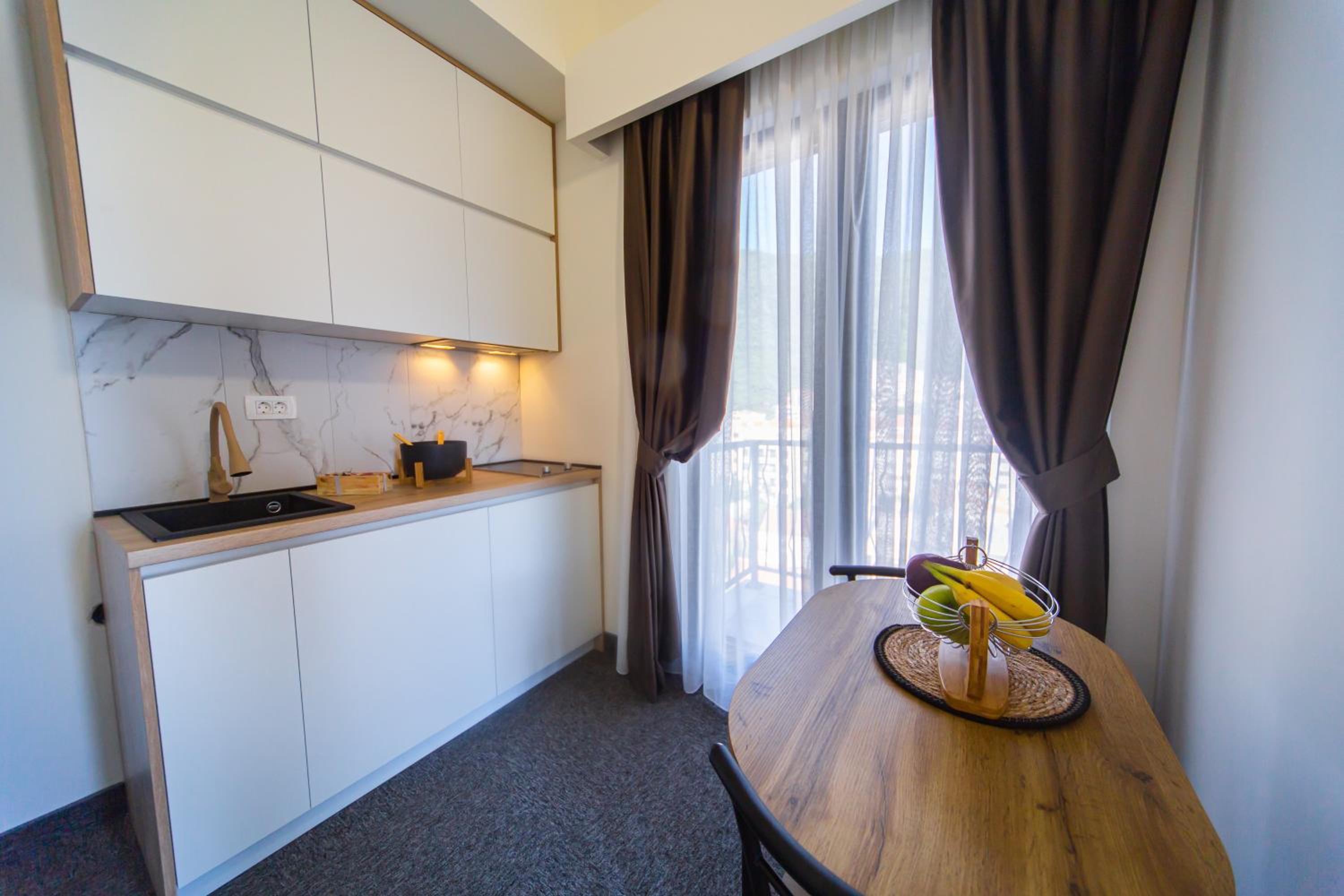 Deluxe Double Room with Balcony and Sea View - Photo 4