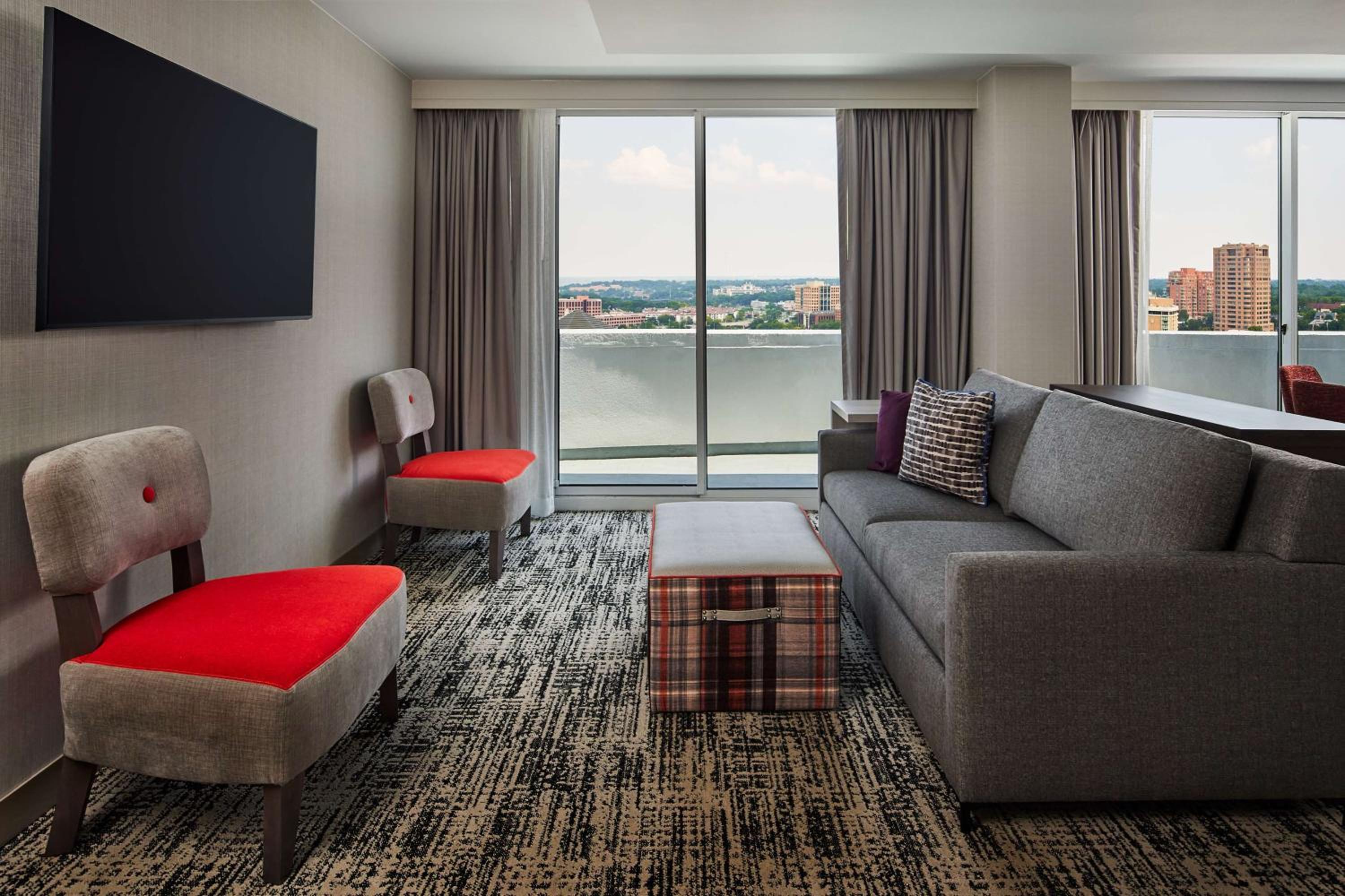 Presidential King Suite with Plaza View
