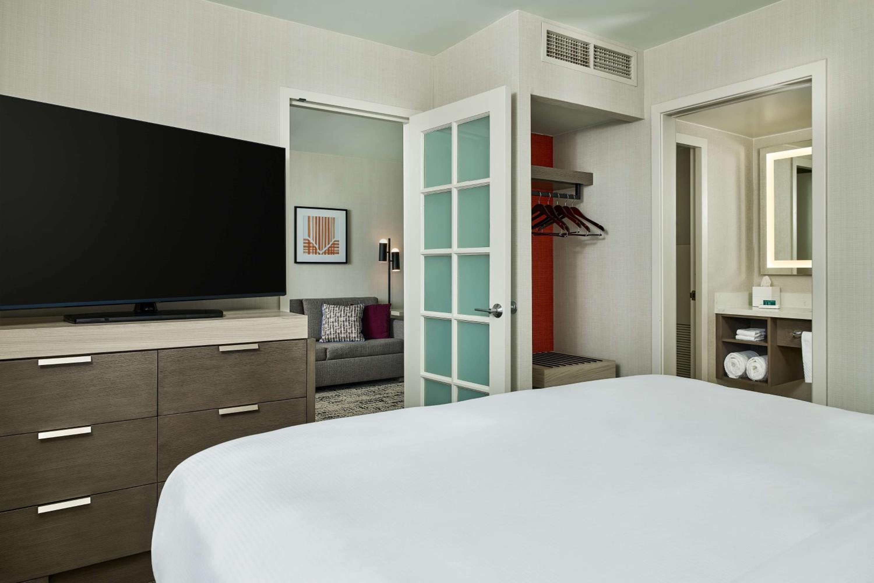 King Suite - Photo 5