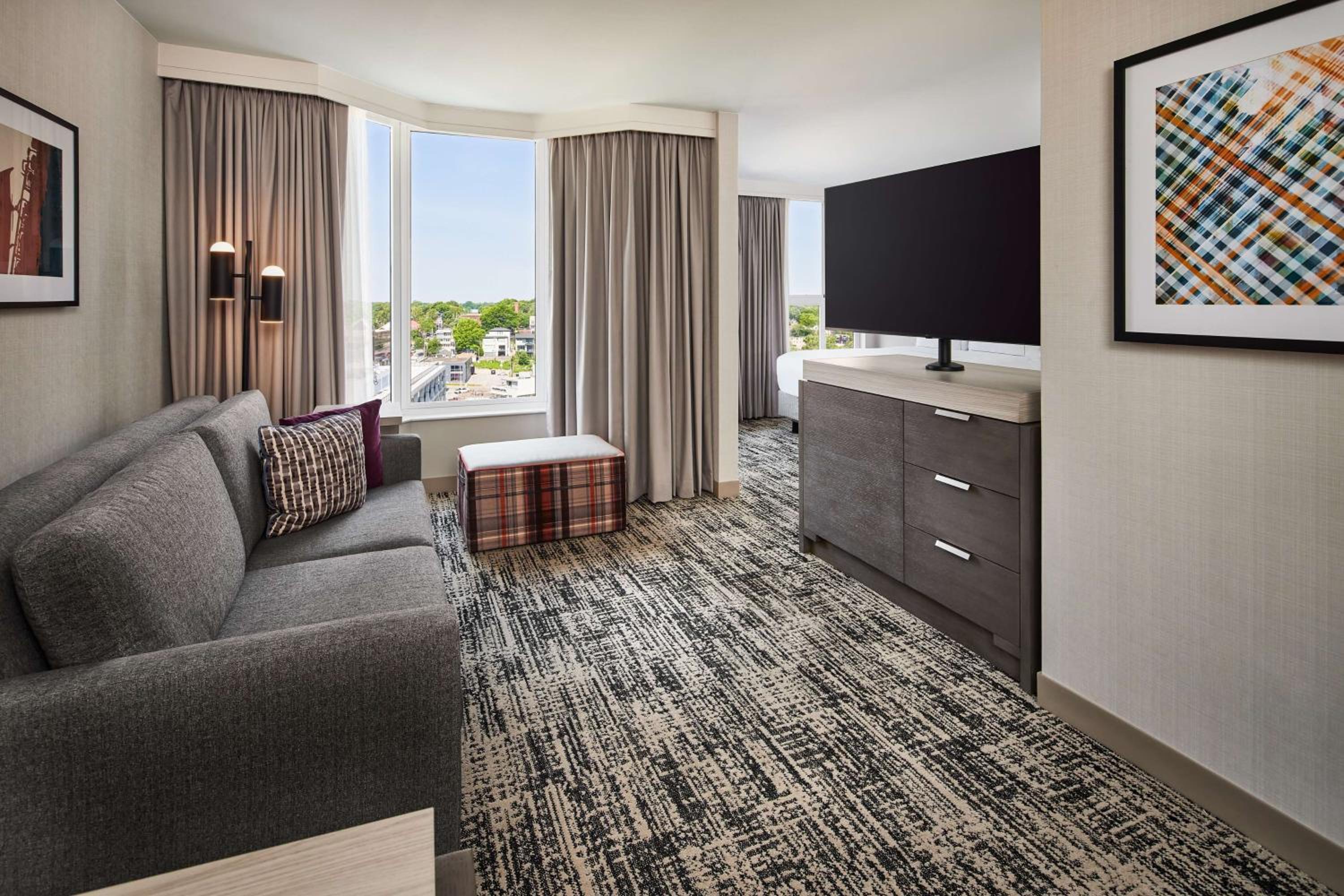 Studio Suite with Two Queen Beds - Photo 4