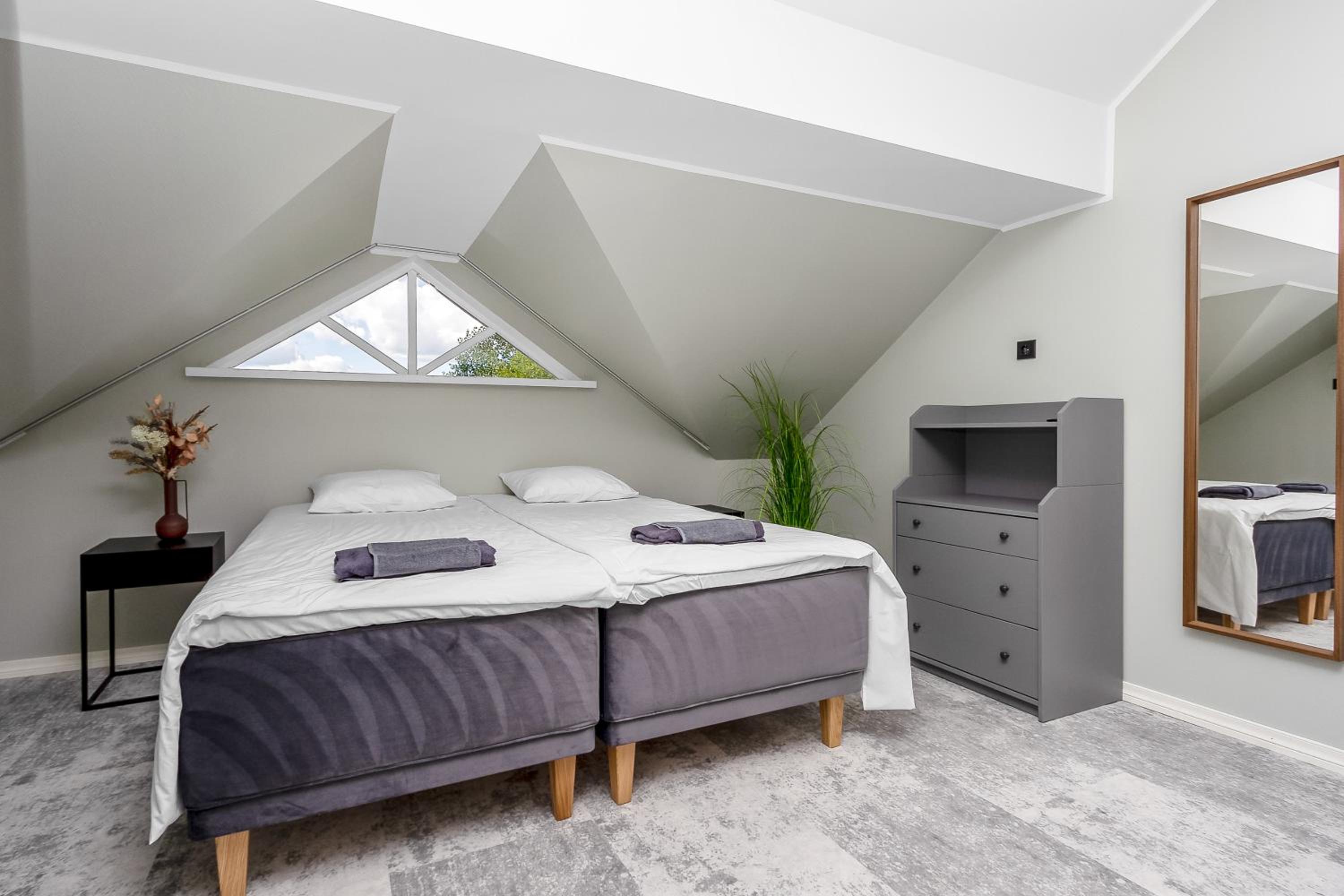 Double or Twin Room with Private Bathroom photo 3