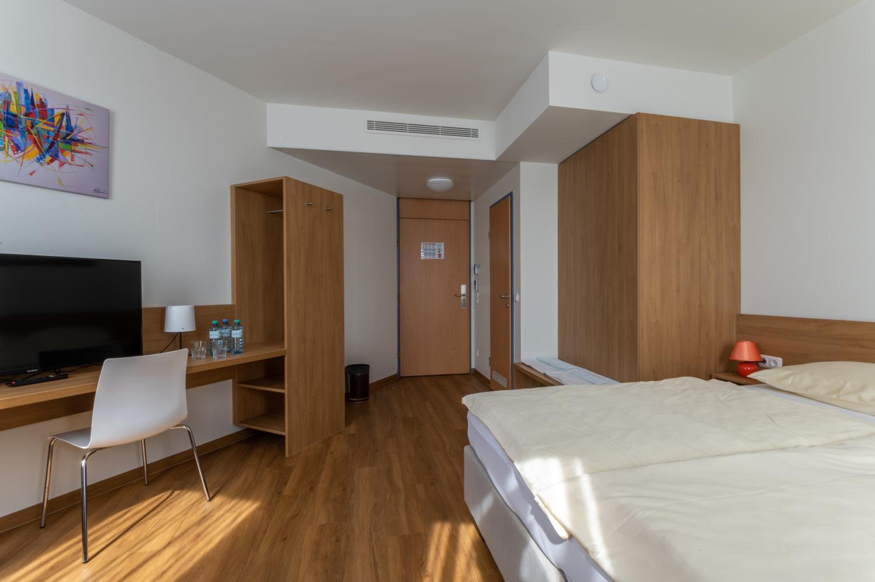 Standard Double Room - Photo 3