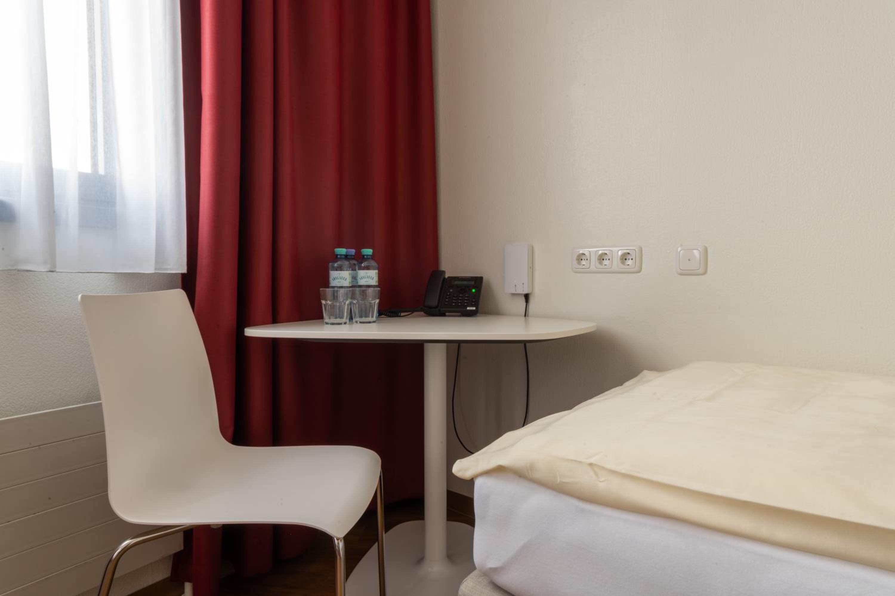 Single Room photo 3