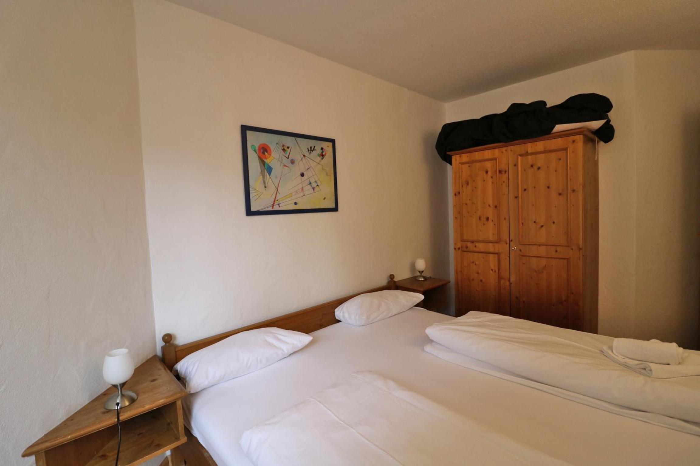Apartment photo 2