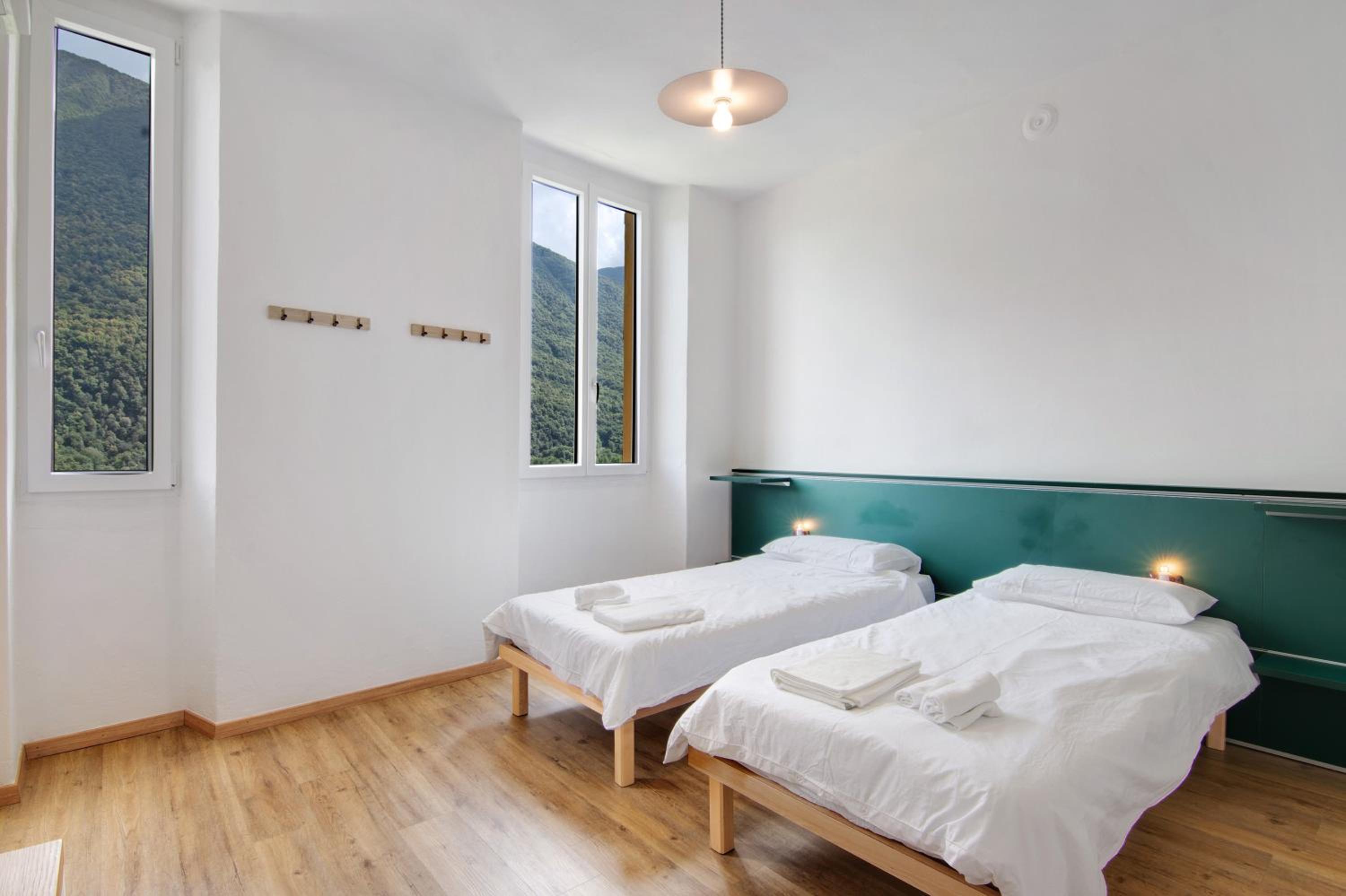 Three-Bedroom Apartment with Mountain View photo 1