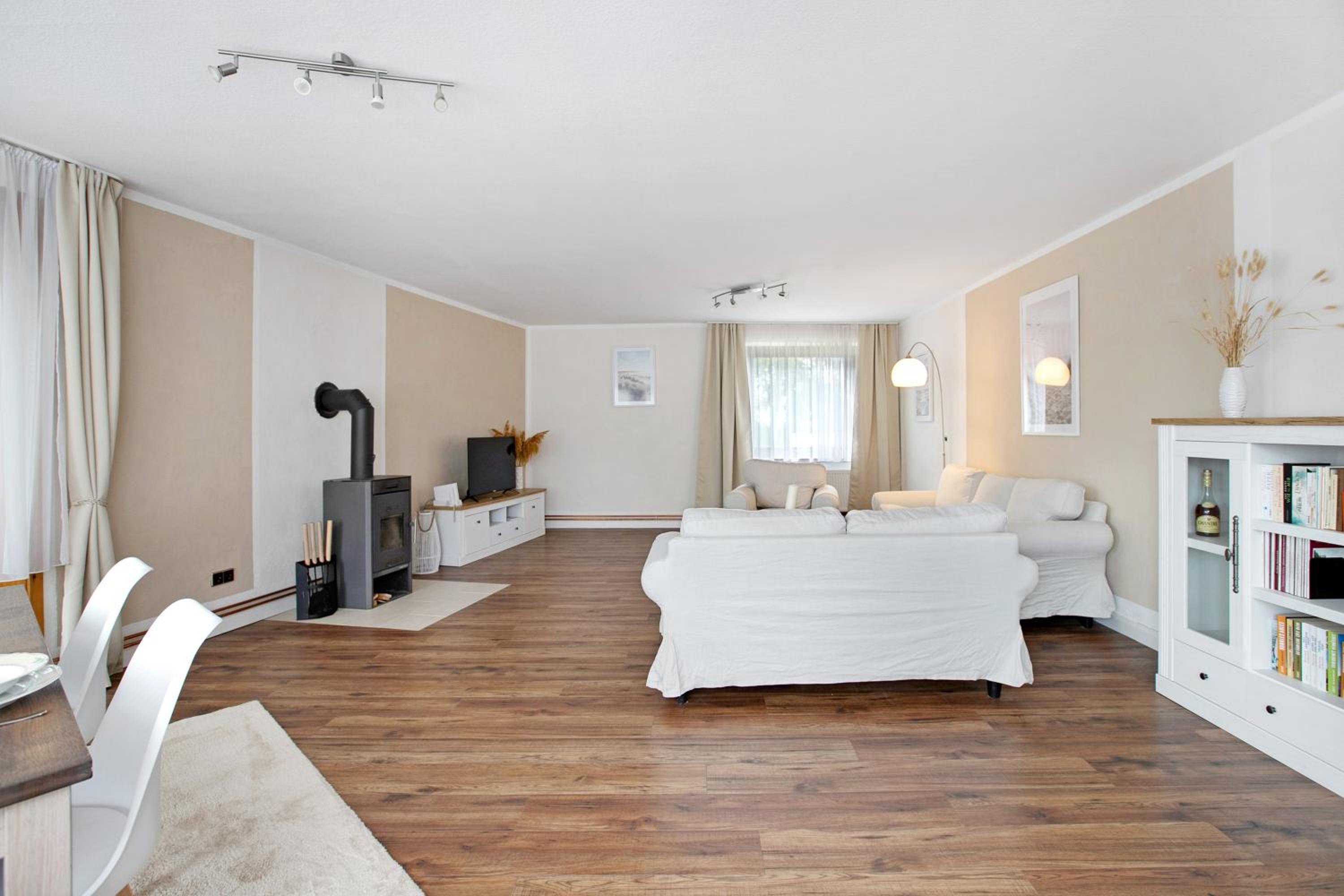 Two-Bedroom Superior Apartment photo 2